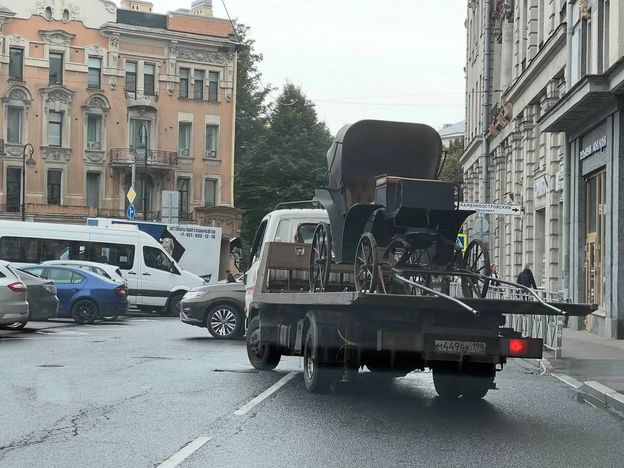 Необычно, но назревает вопрос, а где лошадь? 🐎