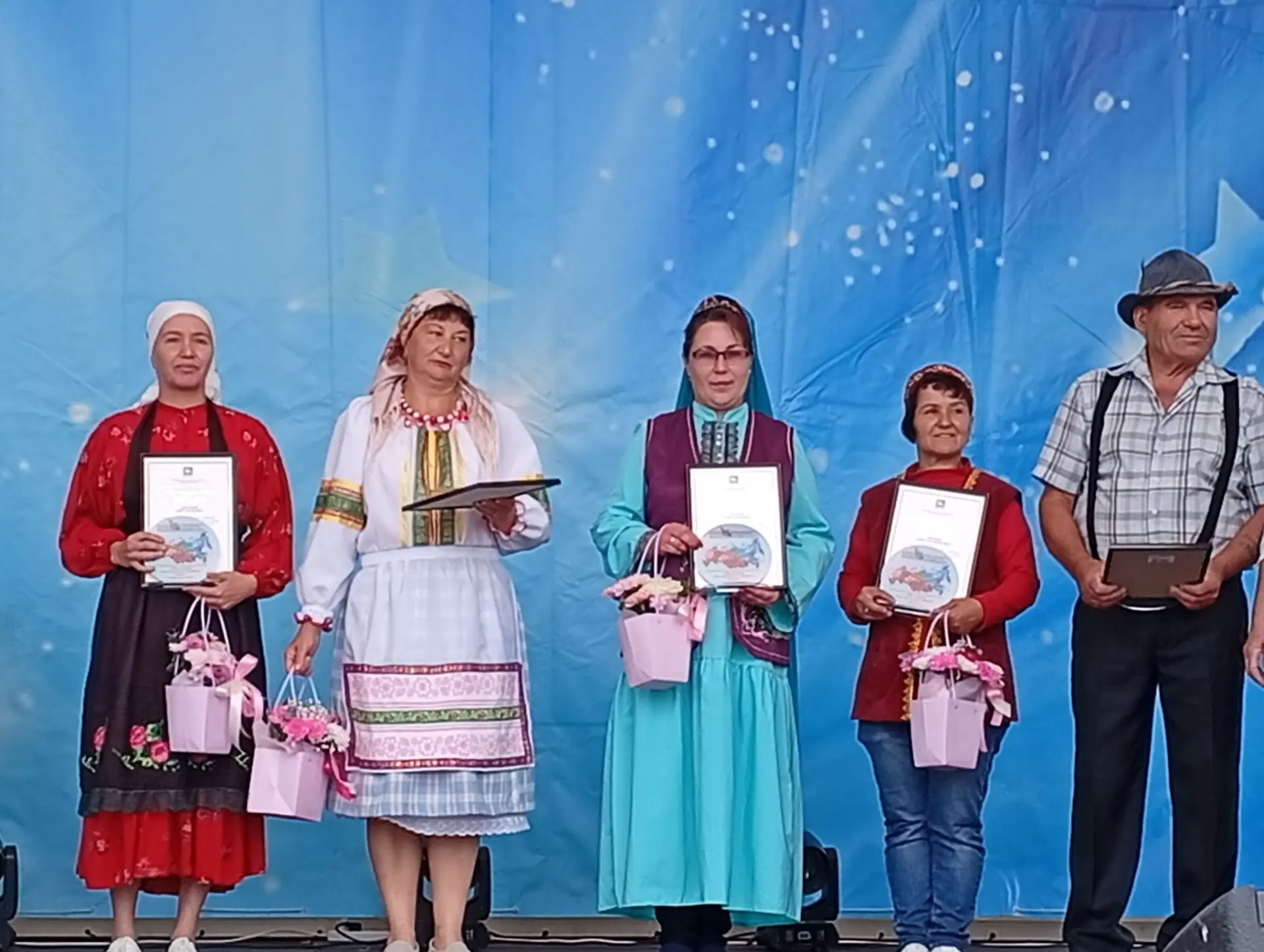 Награждение за районный конкурс "Мы едины под куполом общего дома"