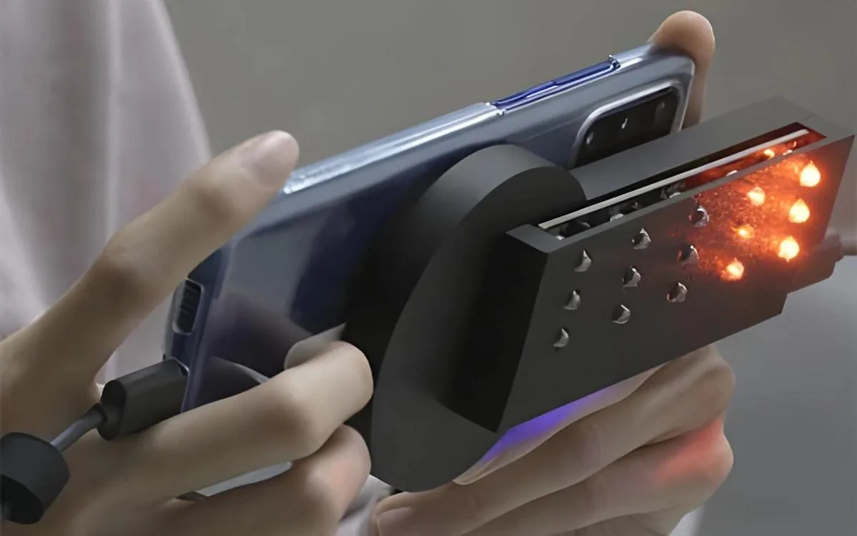 Насадка на смартфон научилась искать скрытые камеры