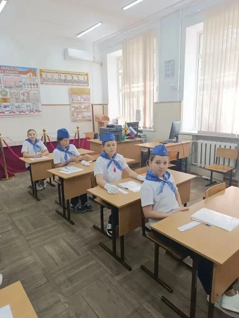 Вчера наш отряд Юных инспекторов дорожного движения достойно представил лицей на окружном этапе горо