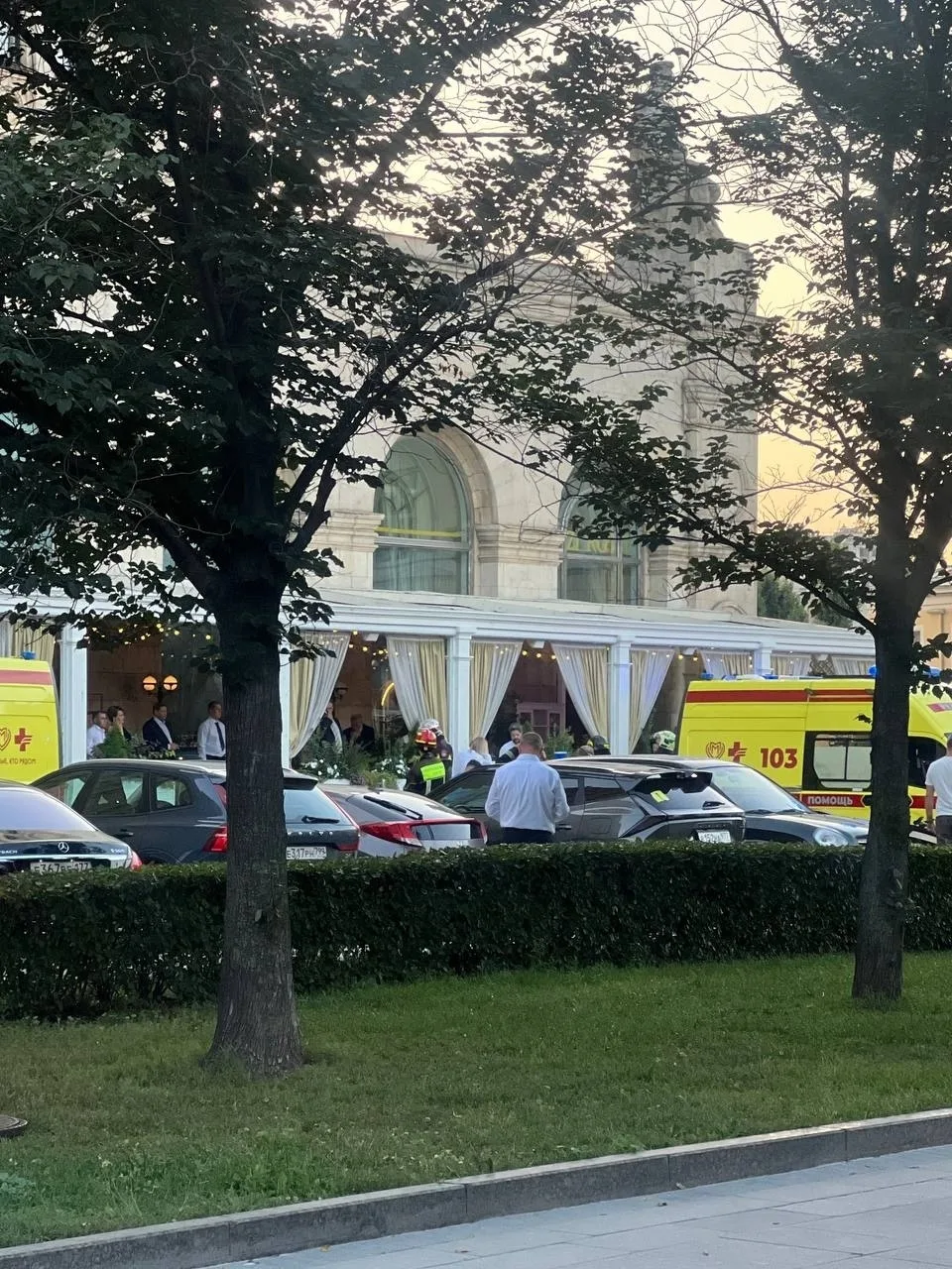 ⚡️⚡️ По словам очевидца, взрыв в центре Москвы в ресторане «Balzi Rossi» произошёл из-з...