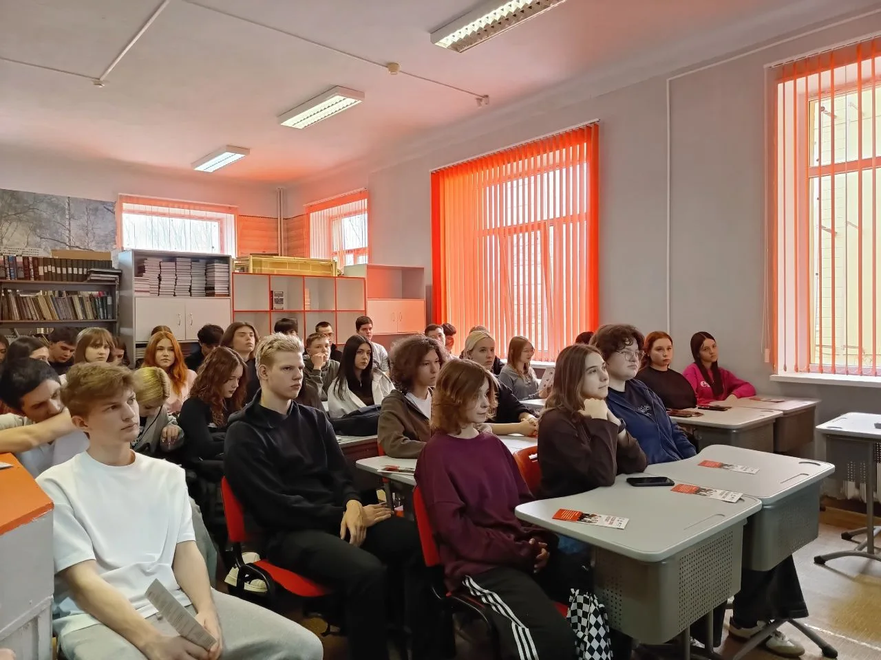 СОЗДАЙ СВОЕ БУДУЩЕЕ   📍16 марта 2026 года в 10«А» и 10«Б» классах прошло профориентационное мероприя