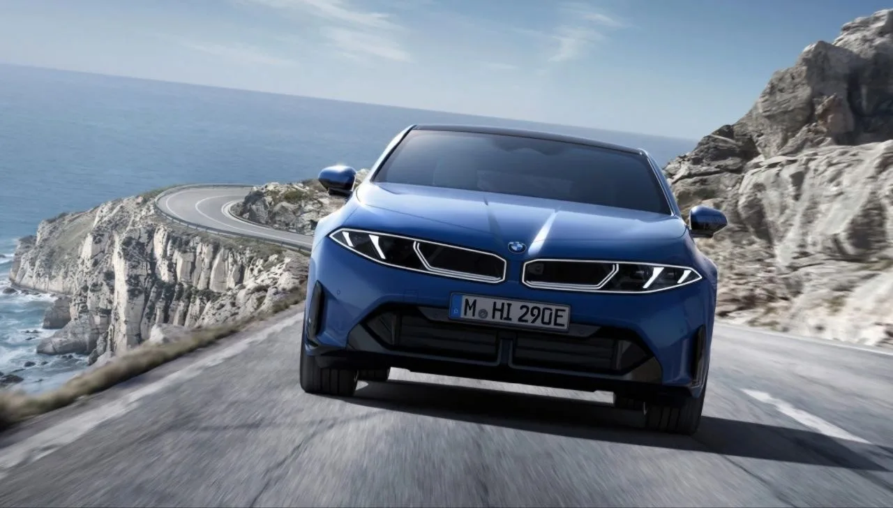 🚗 Новая BMW i3 может скоро появиться в России

По информации дилеров, электроседан BMW i3 (в стиле 