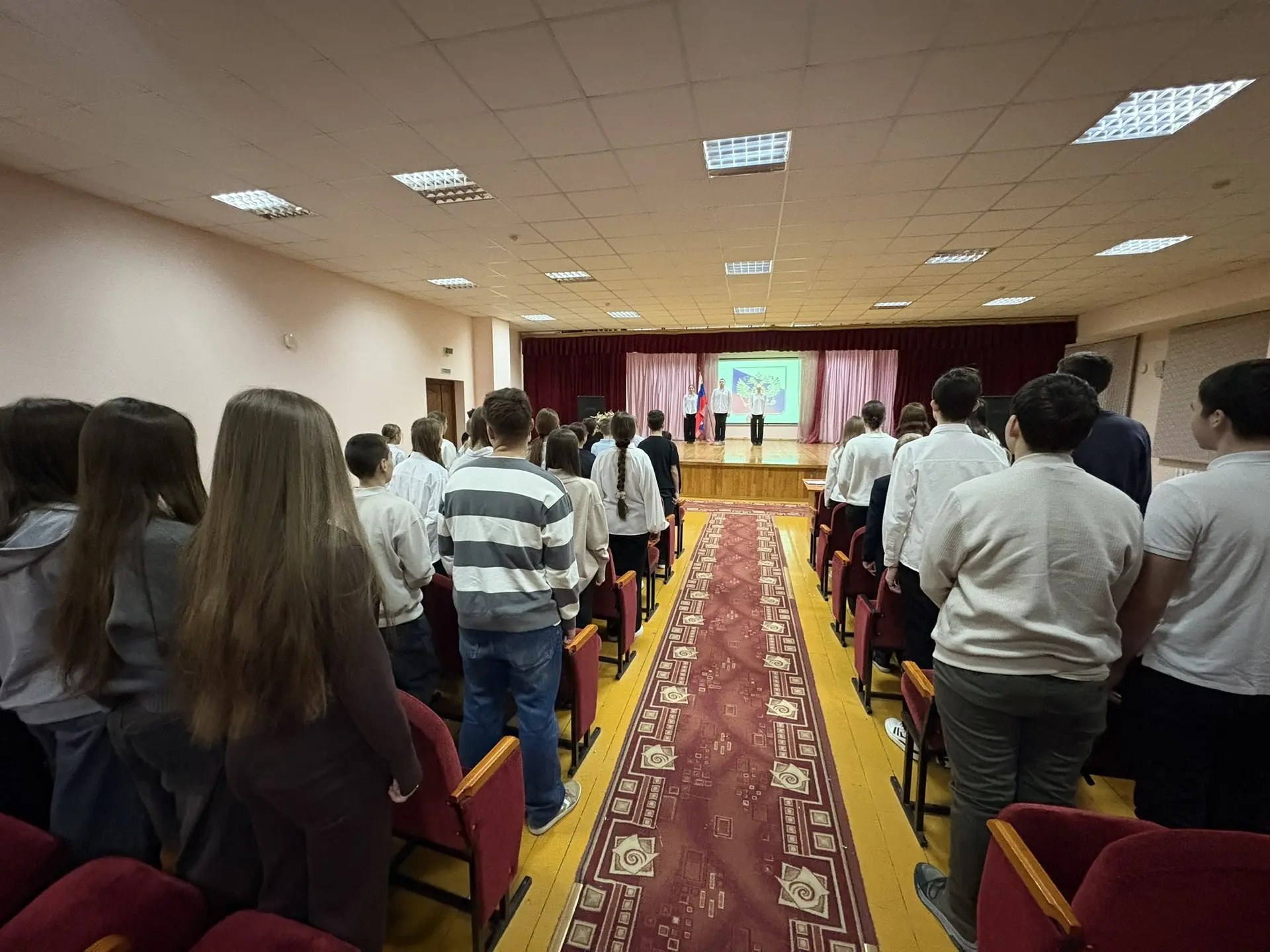 🇷🇺Началась новая учебная неделя!🙌🏻  Тёплых деньков и хороших событий!
