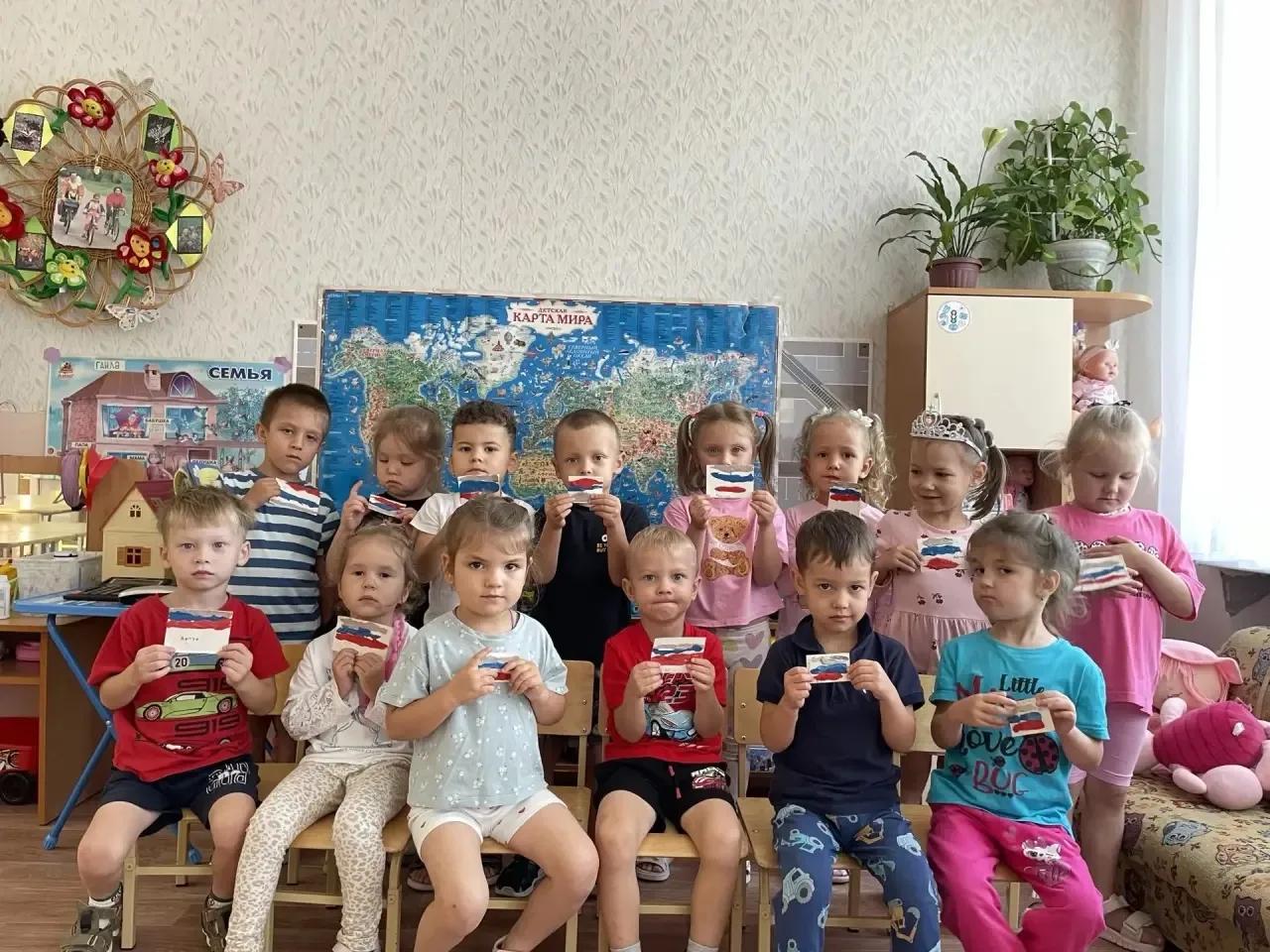 22 августа наша страна отмечает День Российского флага.