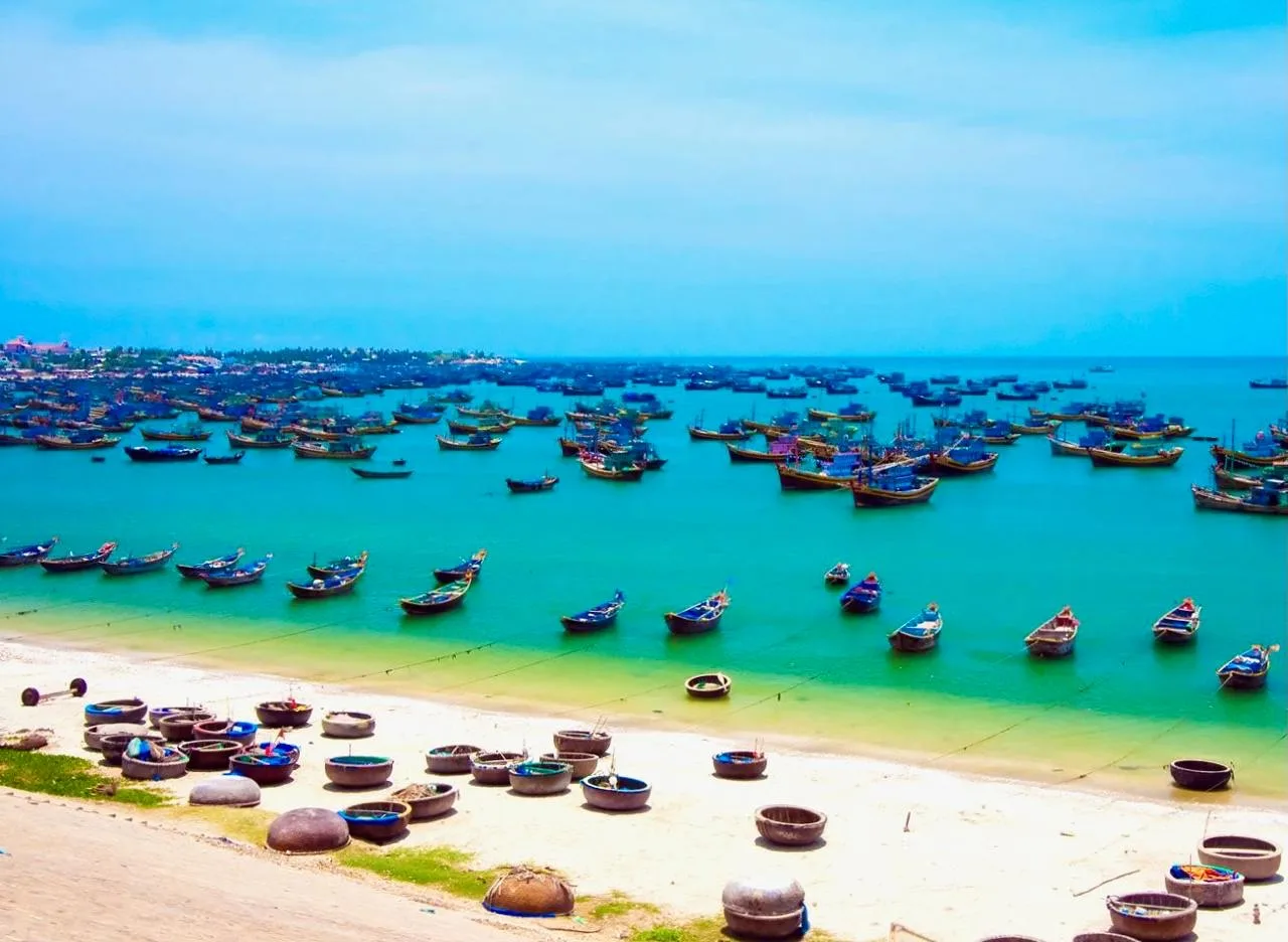 Муйне, Вьетнам 🇻🇳  🔹 Муйне - это курорт неподалеку от одноименной рыбацкой деревушки и города Фантхь