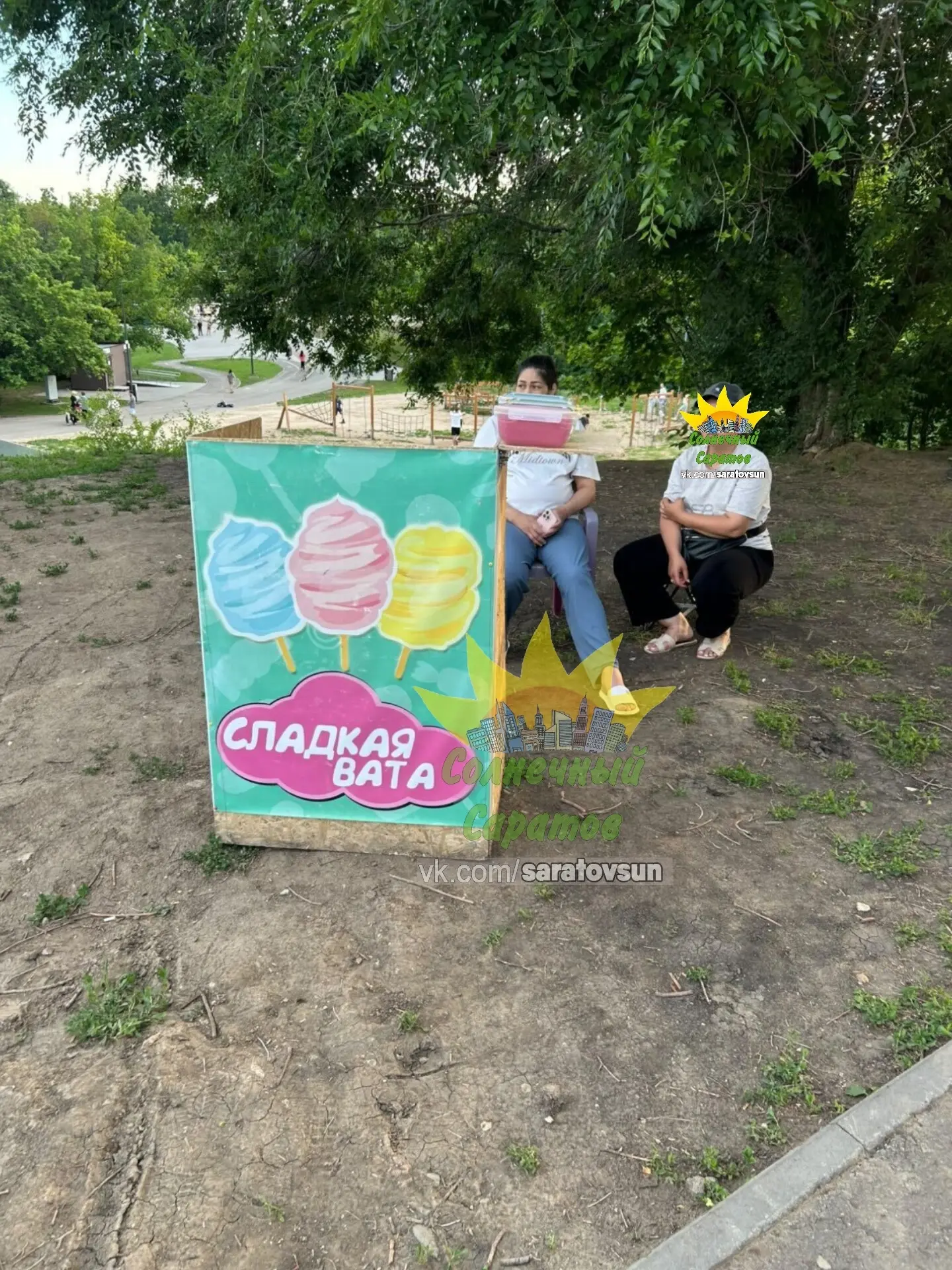 На Семхозе, на верхней локации вот такая картина, не санкционированная торговля! Нельзя...