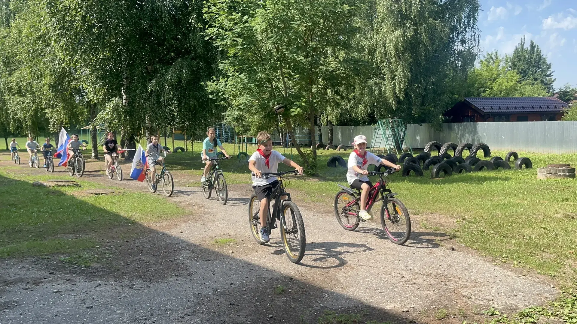 🚴‍♂ 11 июня село Ижевское стало центром притяжения для любителей двухколесного транспорта. Масштабн