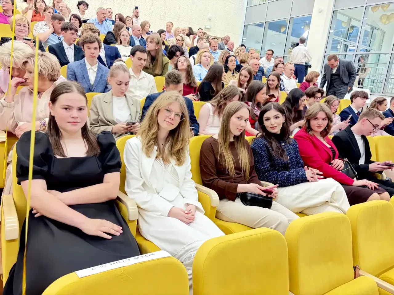 В школе прошли торжественные мероприятия, посвященные вручению аттестатов выпускникам 9...