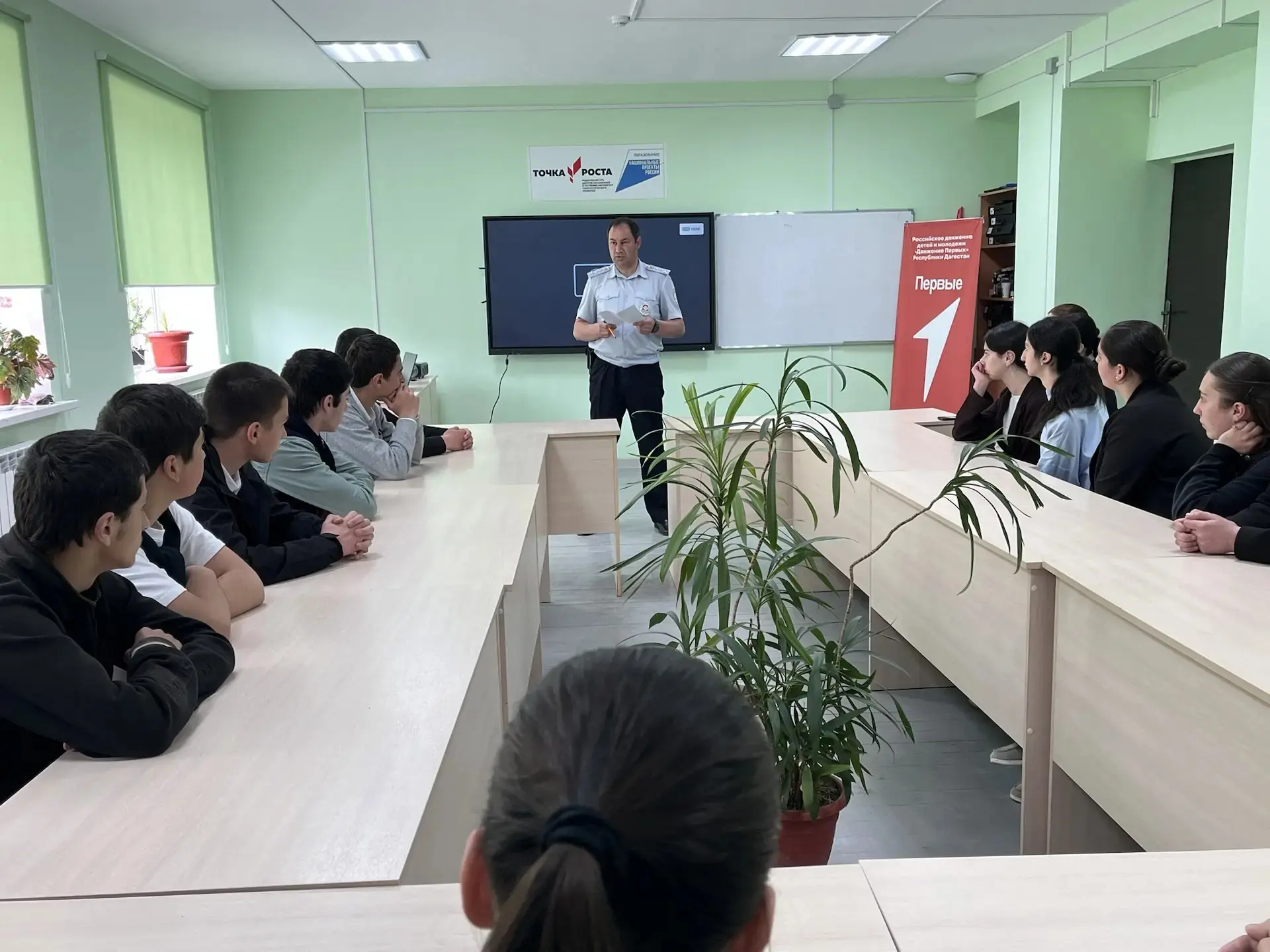В рамках проведения мероприятий по предупреждению преступлений , совершаемых несовершен...