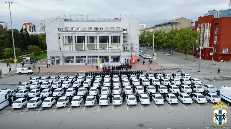 72 новых служебных автомобиля получила новосибирская полиция