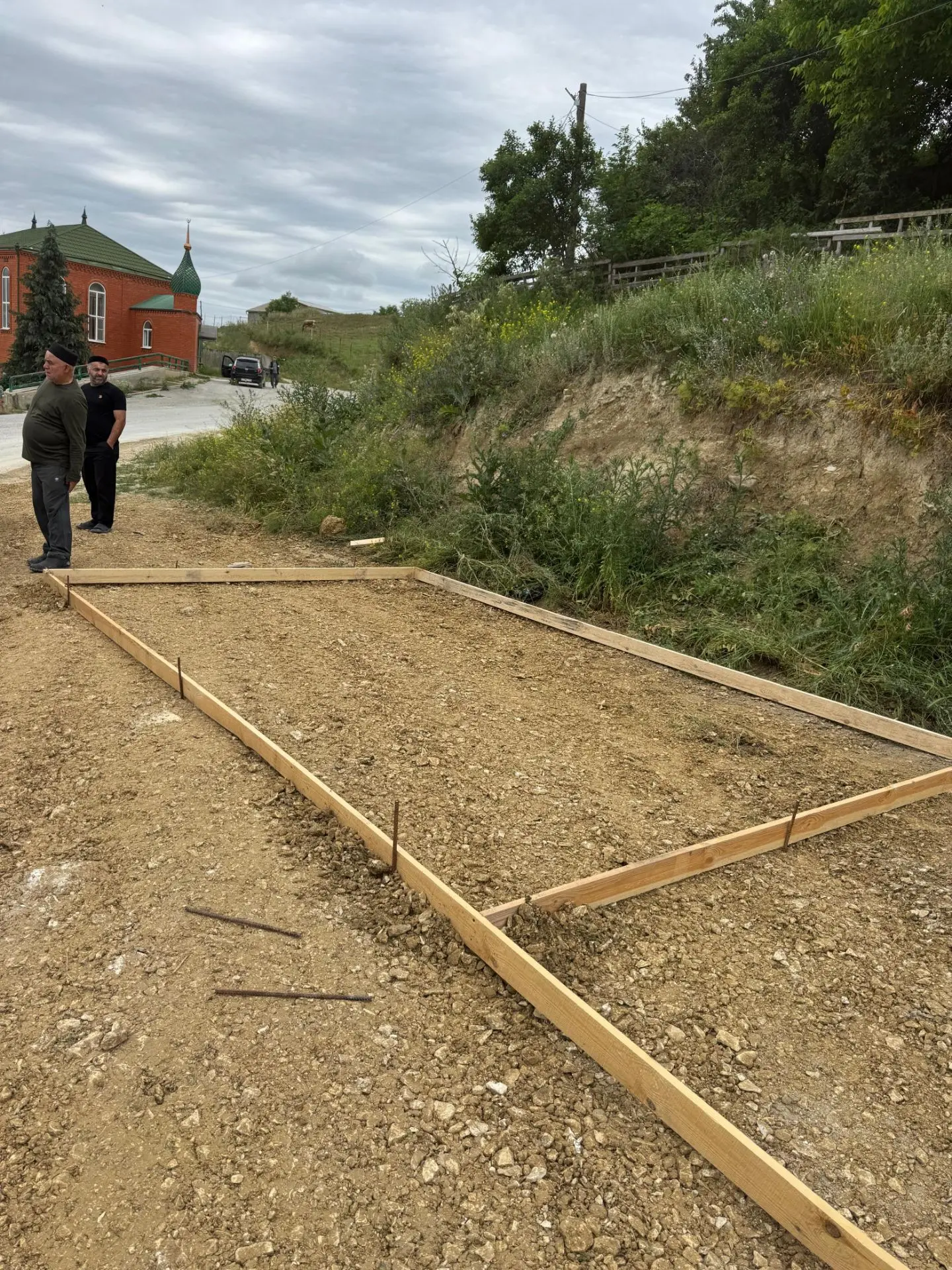 Новые контейнеры для мусора 

💯В селе Доргели стартовал масштабный проект по санитарной очистке и б