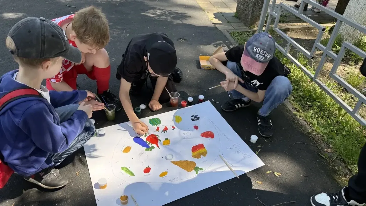 3 июня в Межпоселенческом центре развития культуры, участники летней площадки «Радуга» ...