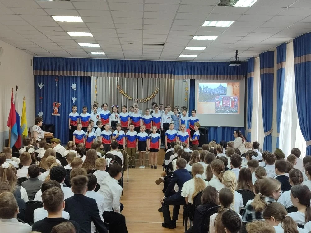 Маленькие герои большой Победы. Как 3-и классы заставили плакать весь зал 🕯️🌹  Вчера и сегодня  в на