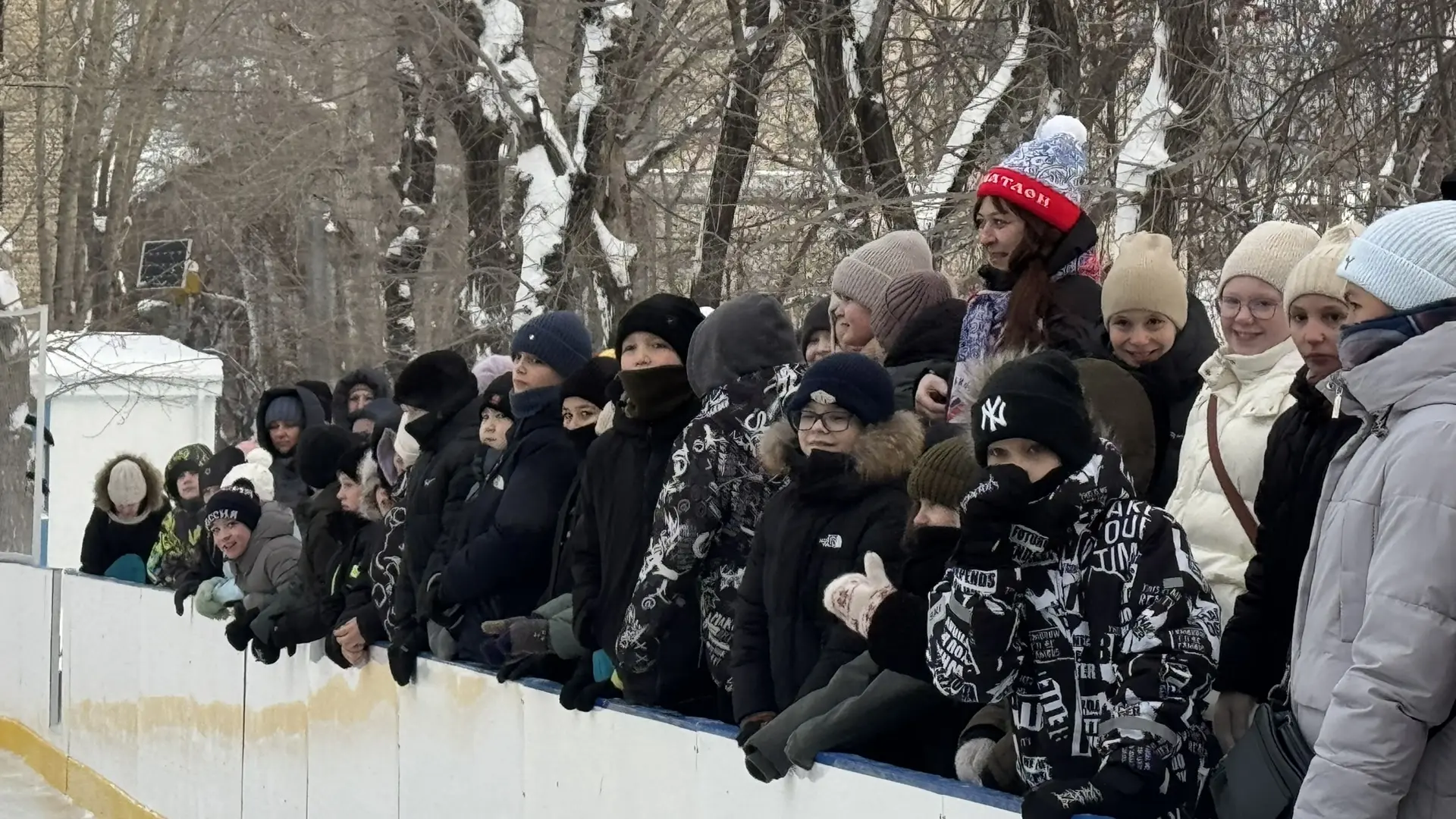 🎿 КАТОК ОТКРЫТ!  В лицее состоялось яркое открытие зимнего катка! Наши волшебники Дед Мороз и Снегур