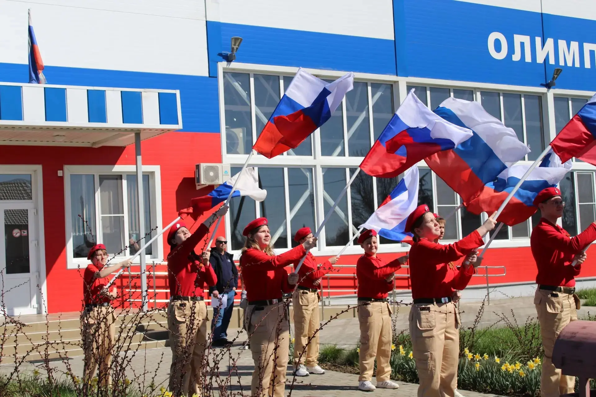 В Щербиновском районе продолжают высаживать деревья в рамках Международной патриотической и экологич