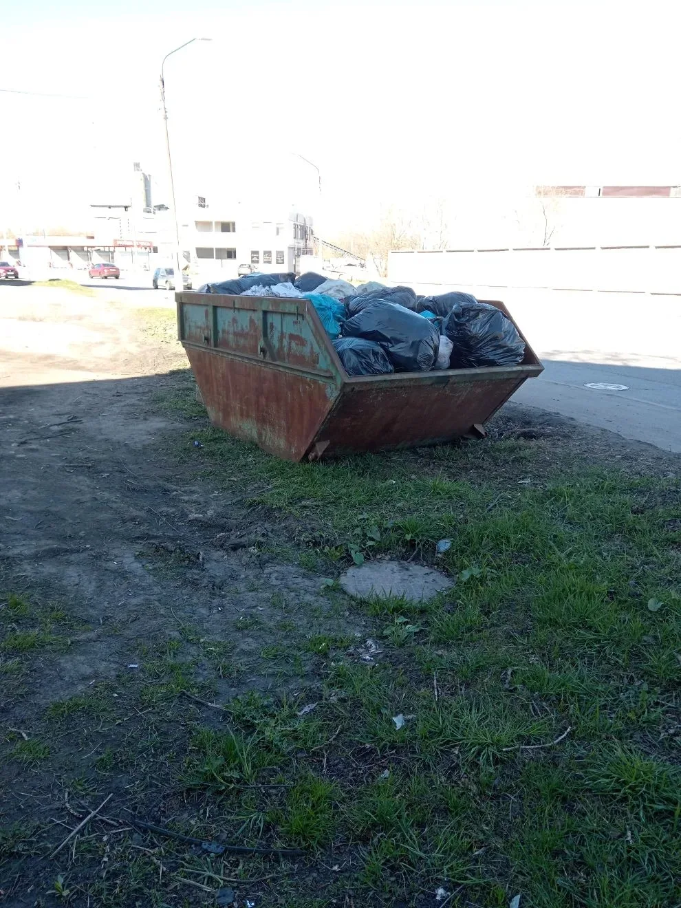 В рамках проведённого субботника проведены работы по очистке подвального помещения