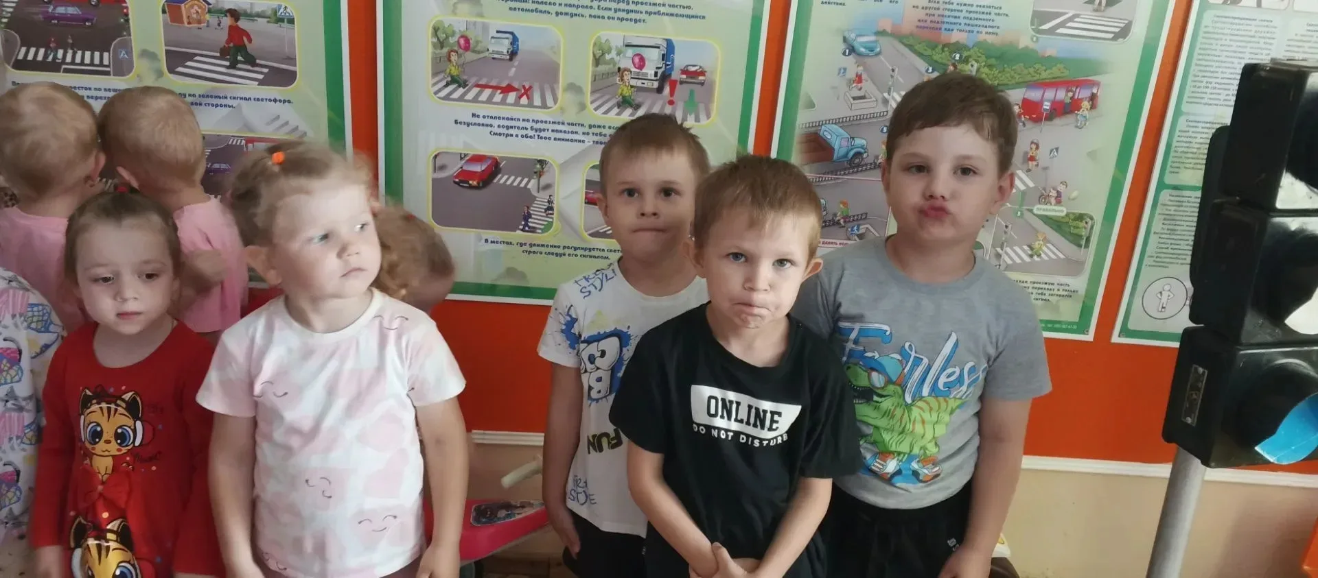 Азбука безопасности в действии! 🚦👮

3 июля — День ГИБДД России! Мы решили отметить его с пользой и