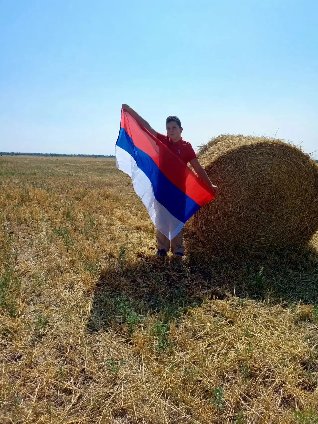 Всероссийский фотоконкурс «Белый, синий, красный — самый красивый» ко Дню Государственн...