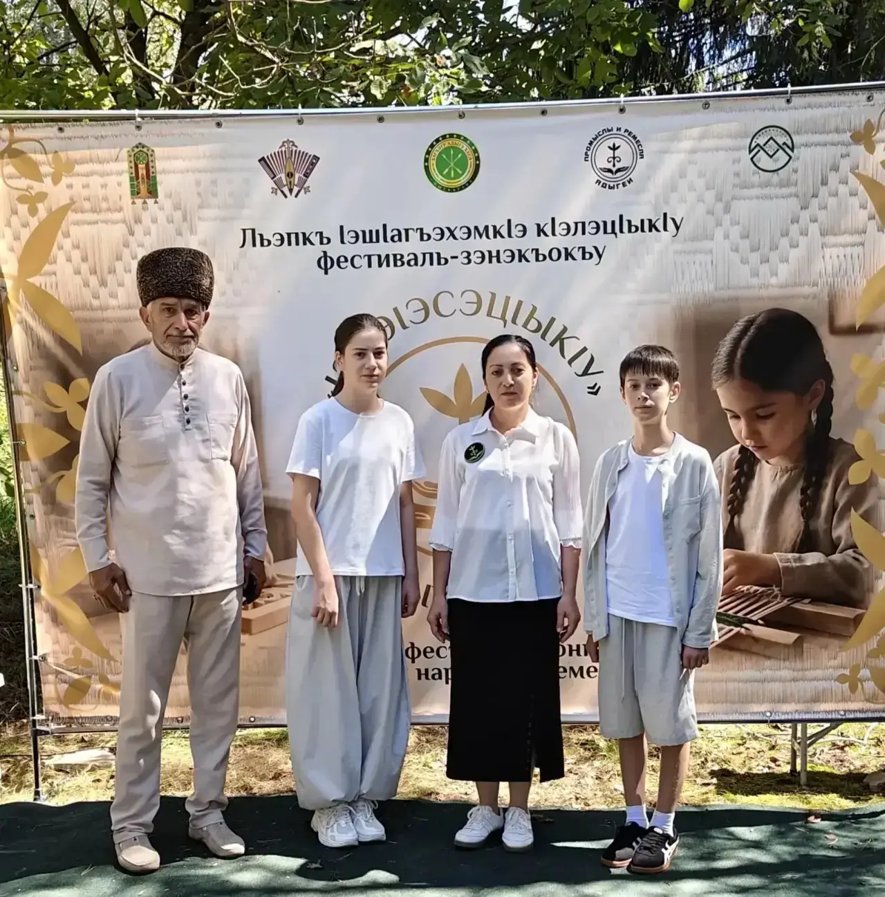 В х.Гавердовском прошел третий детский фестиваль - конкурс народных ремесел «1эпэ1эсэц1...