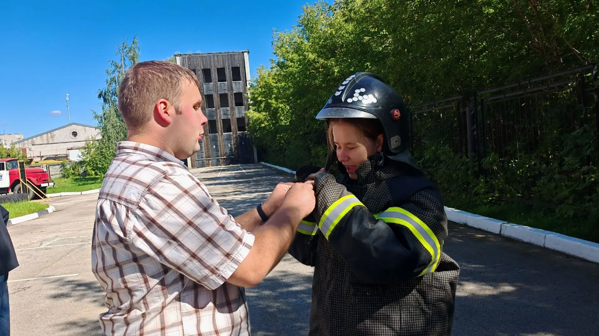 🚒 Юные спасатели готовятся к соревнованиям.