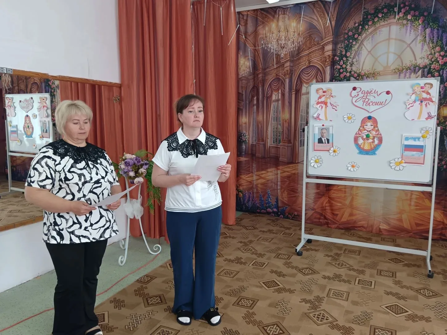 В нашем МДОУ «Детский сад "Тополек"» прошел замечательный тематический праздник, посвященный Дню Рос