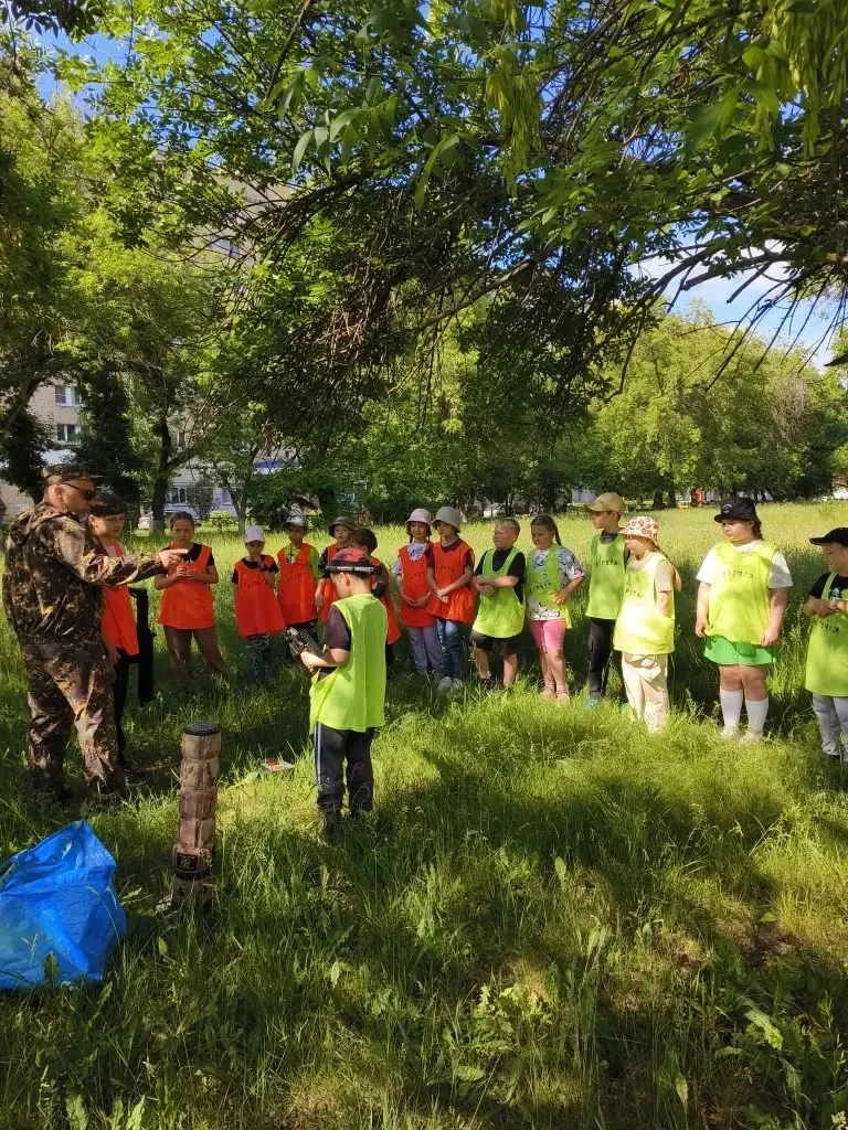 Лазертаг в лагере
В лагере прошла увлекательная игра в лазертаг. Перед началом организаторы провели 