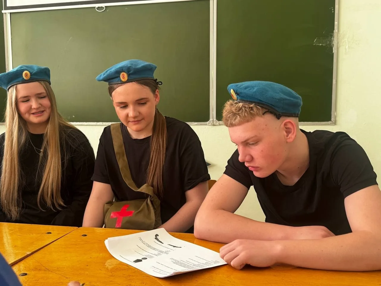 🏆 ГОРДОСТЬ ЗА НАШИХ!   15 апреля команда «Тайфун» (7-10 классы) достойно представила школу на муници