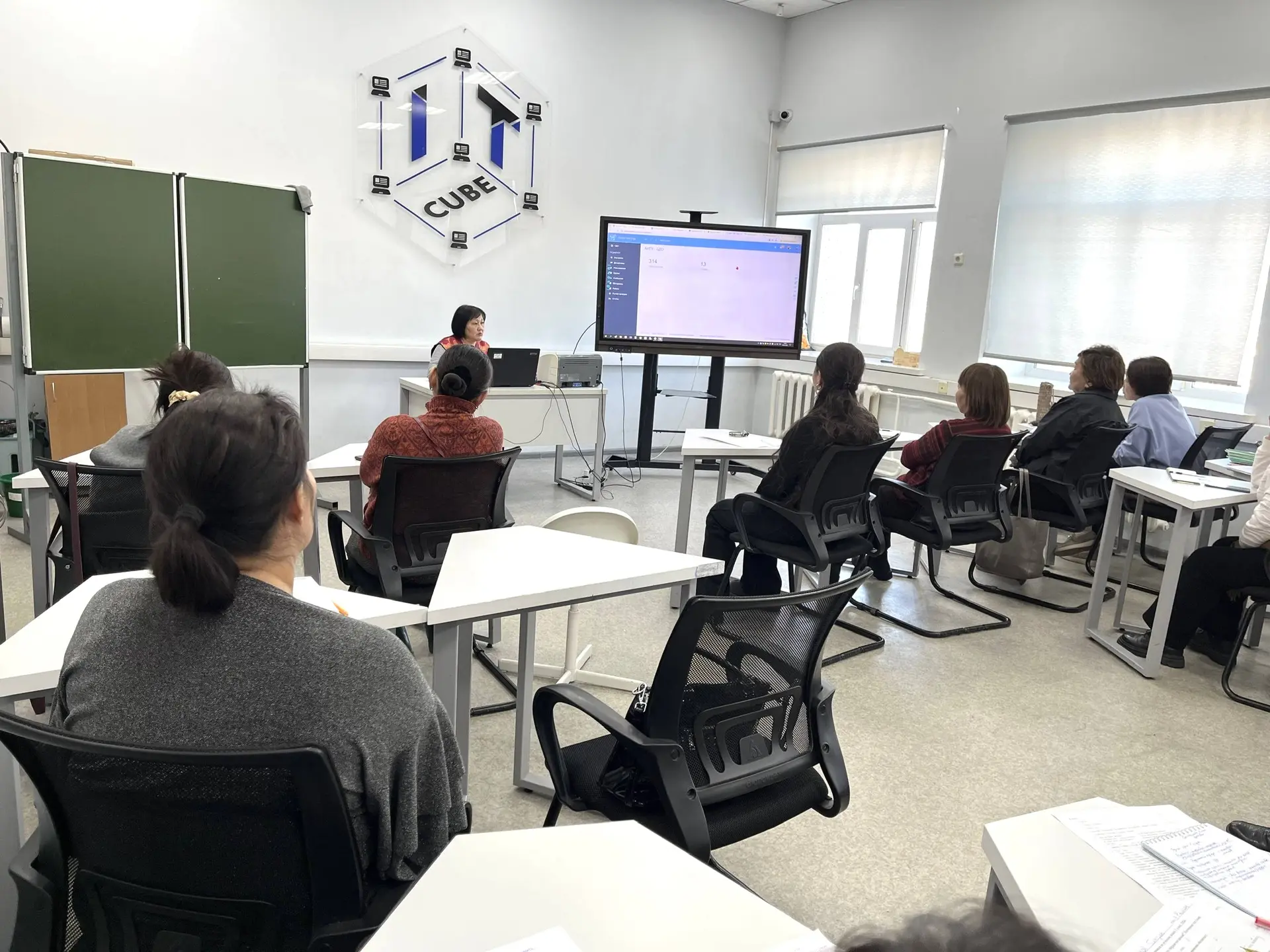 📌 Семинар «Цифровые сервисы для оценки образовательных результатов»  Недавно в нашей школе состоялся
