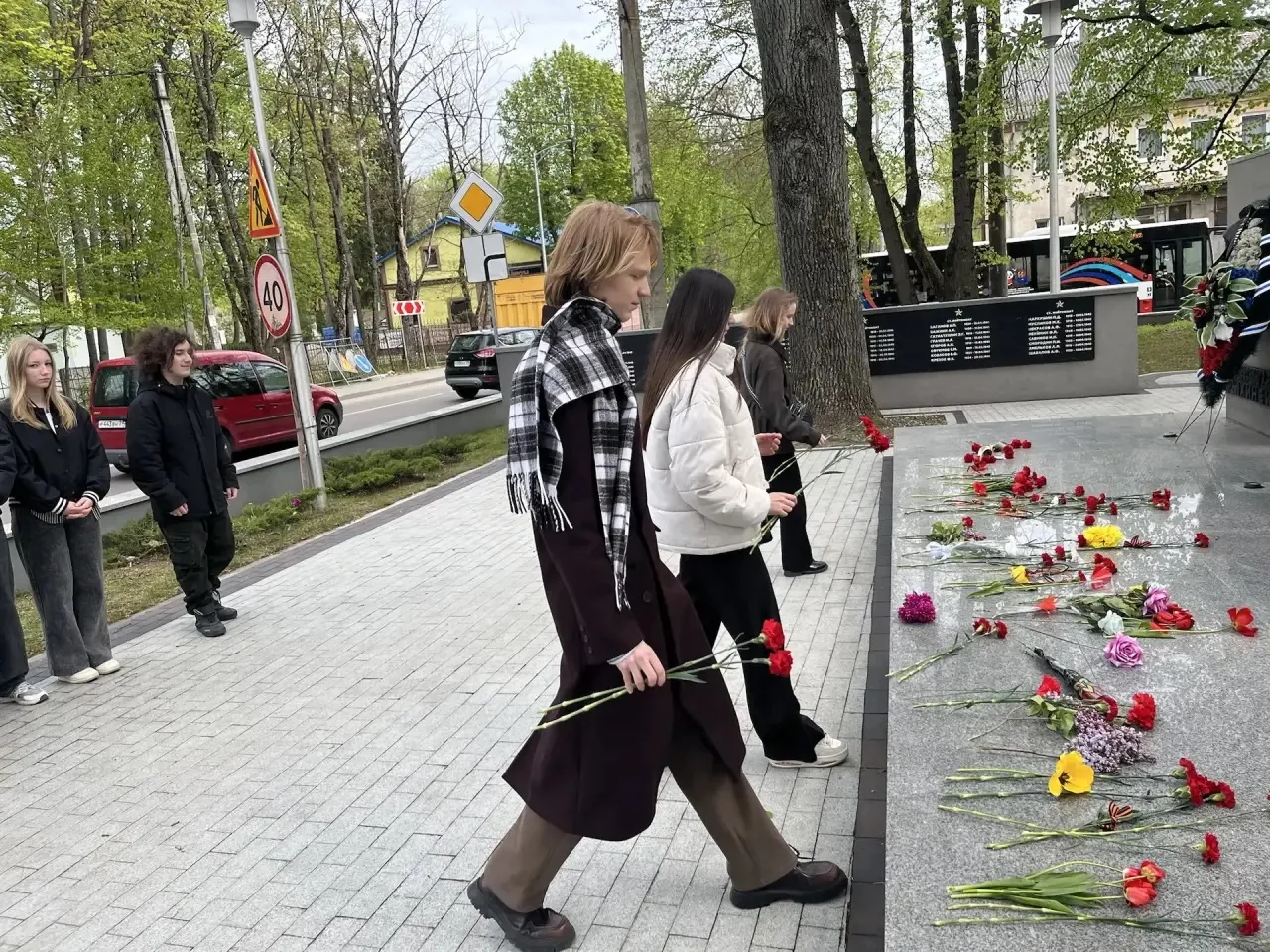 🕊️ На Мемориальном комплексе на братской могиле советских воинов в пос. им. А. Космодемьянского сост