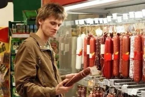Мужик в магазине говорит: