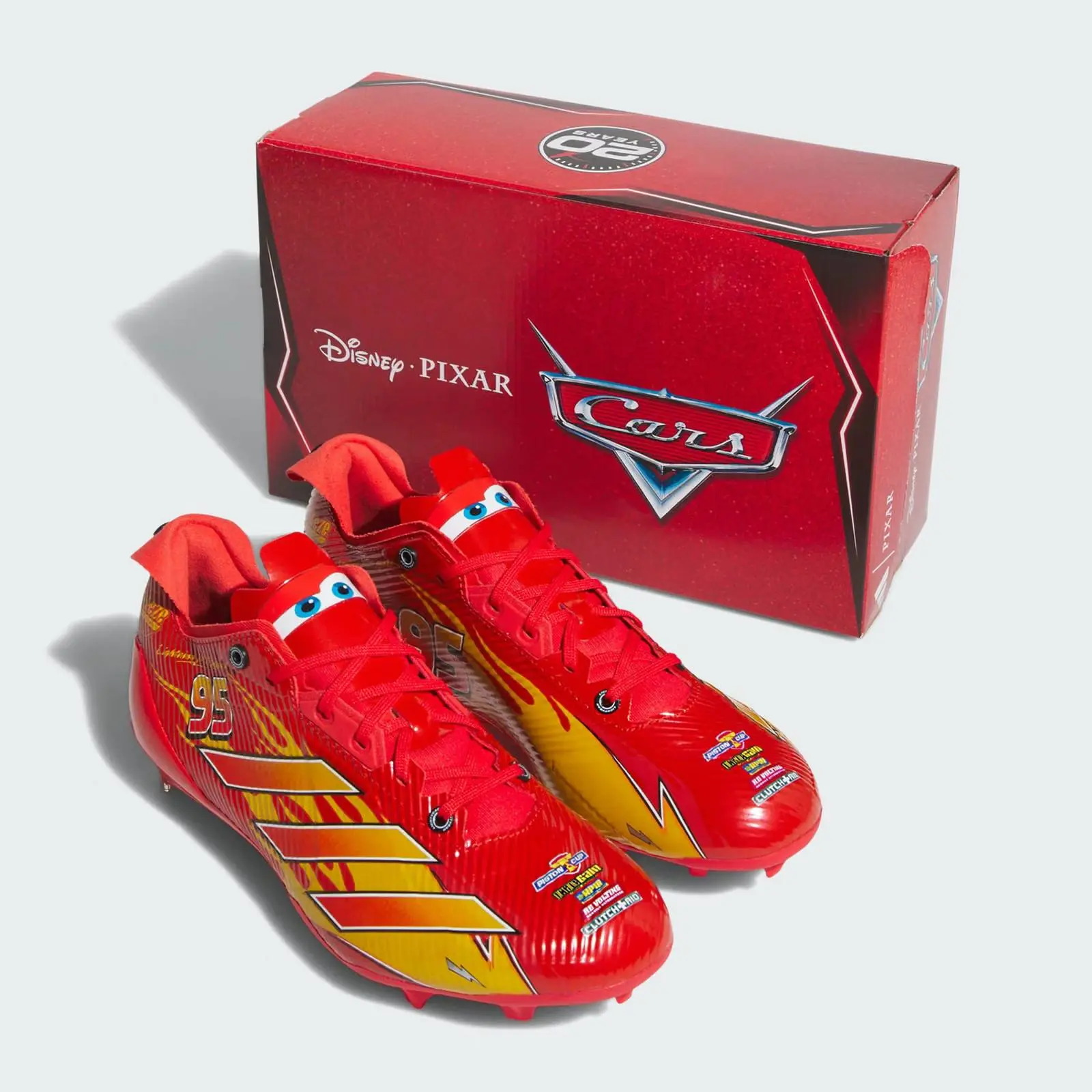Adidas выпустил бутсы в честь 20-летия «Тачек» — с Маккуином и Мэтром.