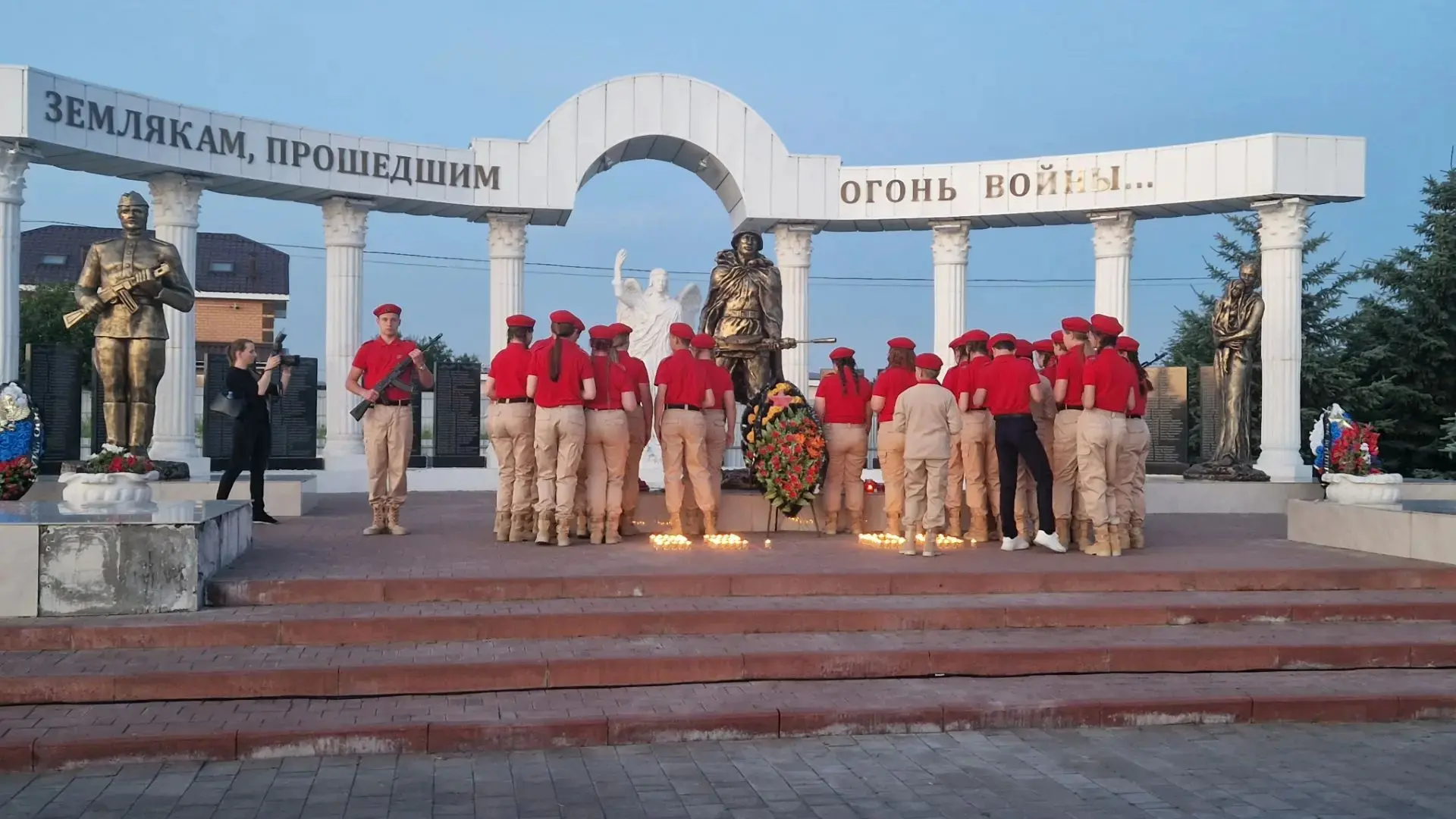 Свеча Памяти: мы помним, мы вместе


В преддверии Дня памяти и скорби педагоги, ученики и родители ш