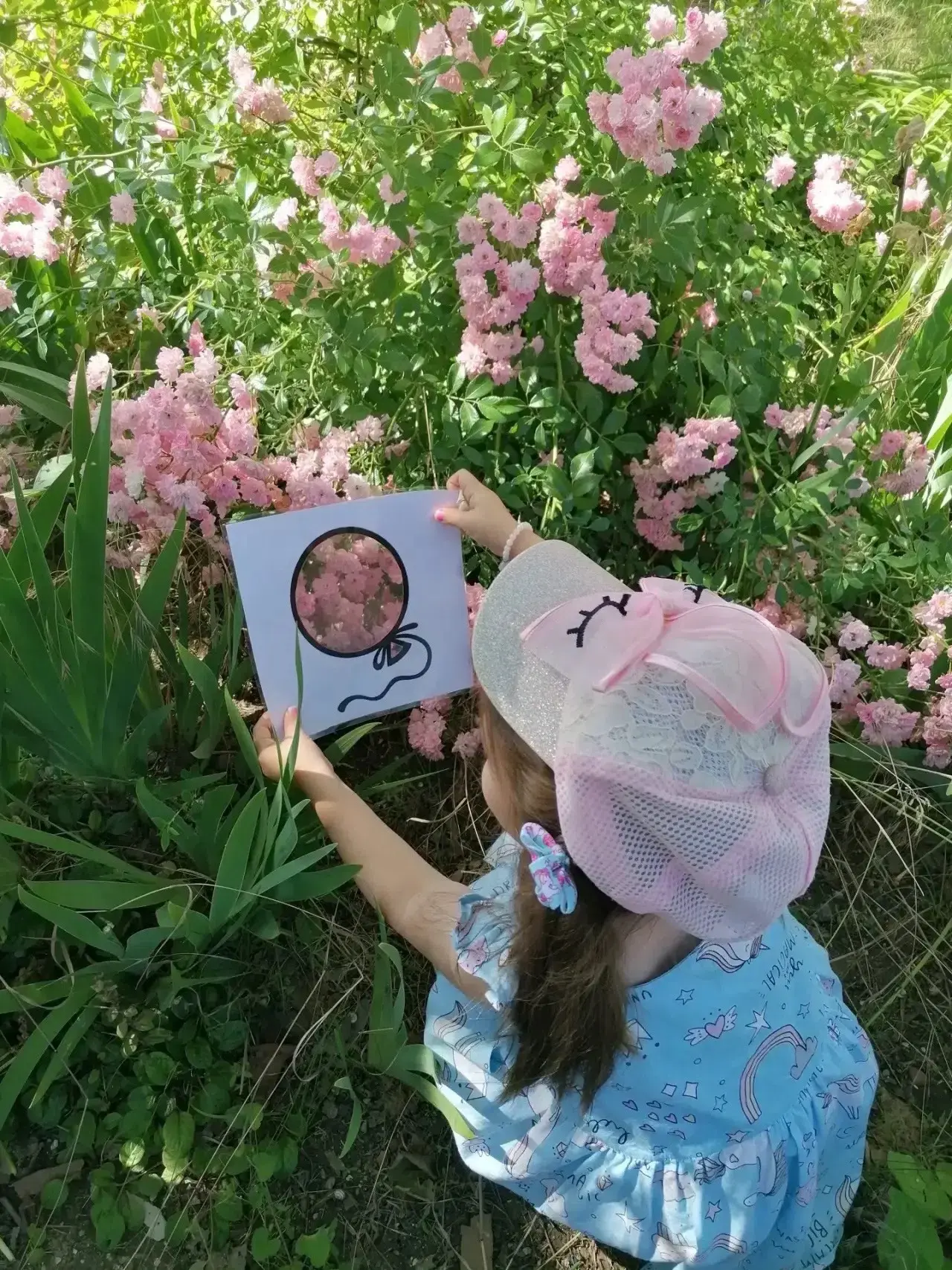 ☀️🌸🌻🌳

Не сыскать
Нигде на свете
Летних красок ярче.
Не сыскать
Нигде на свете
Их сочней и жарче.