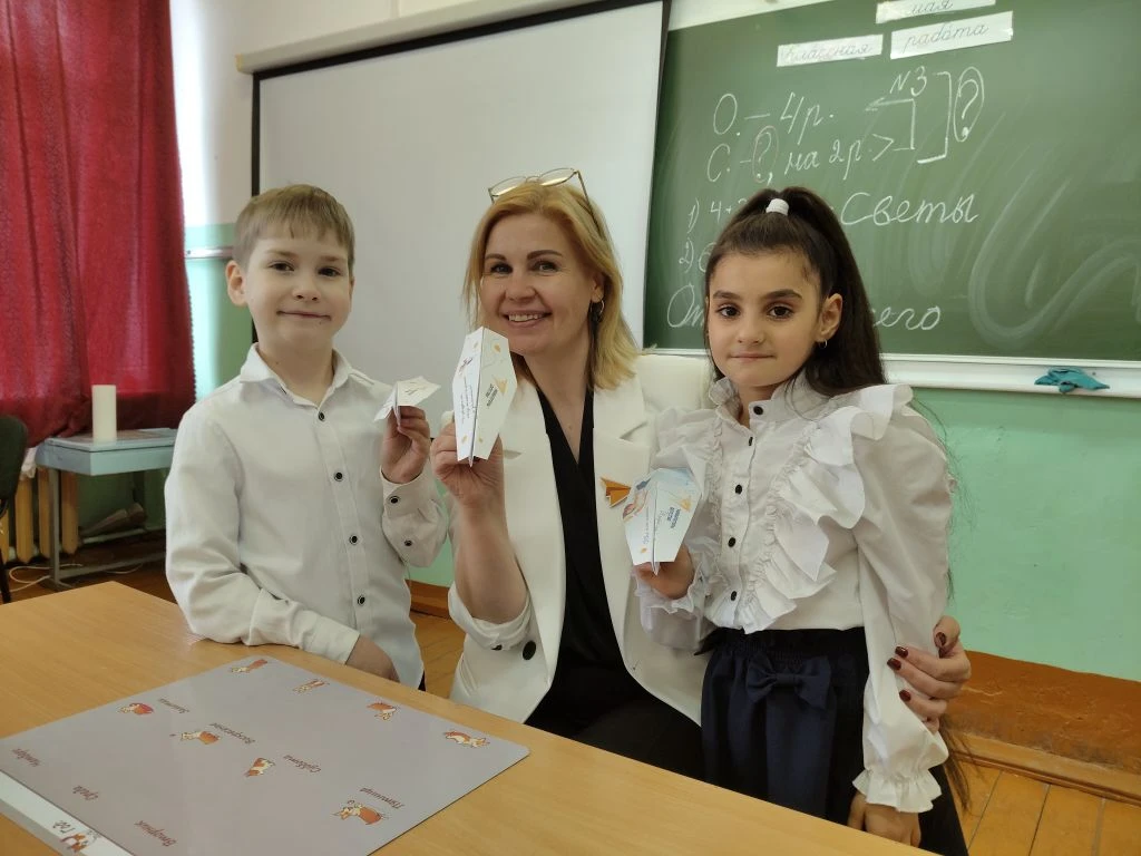 Сегодня прозвенел Последний звонок для наших выпускников. Это был очень трогательный мо...
