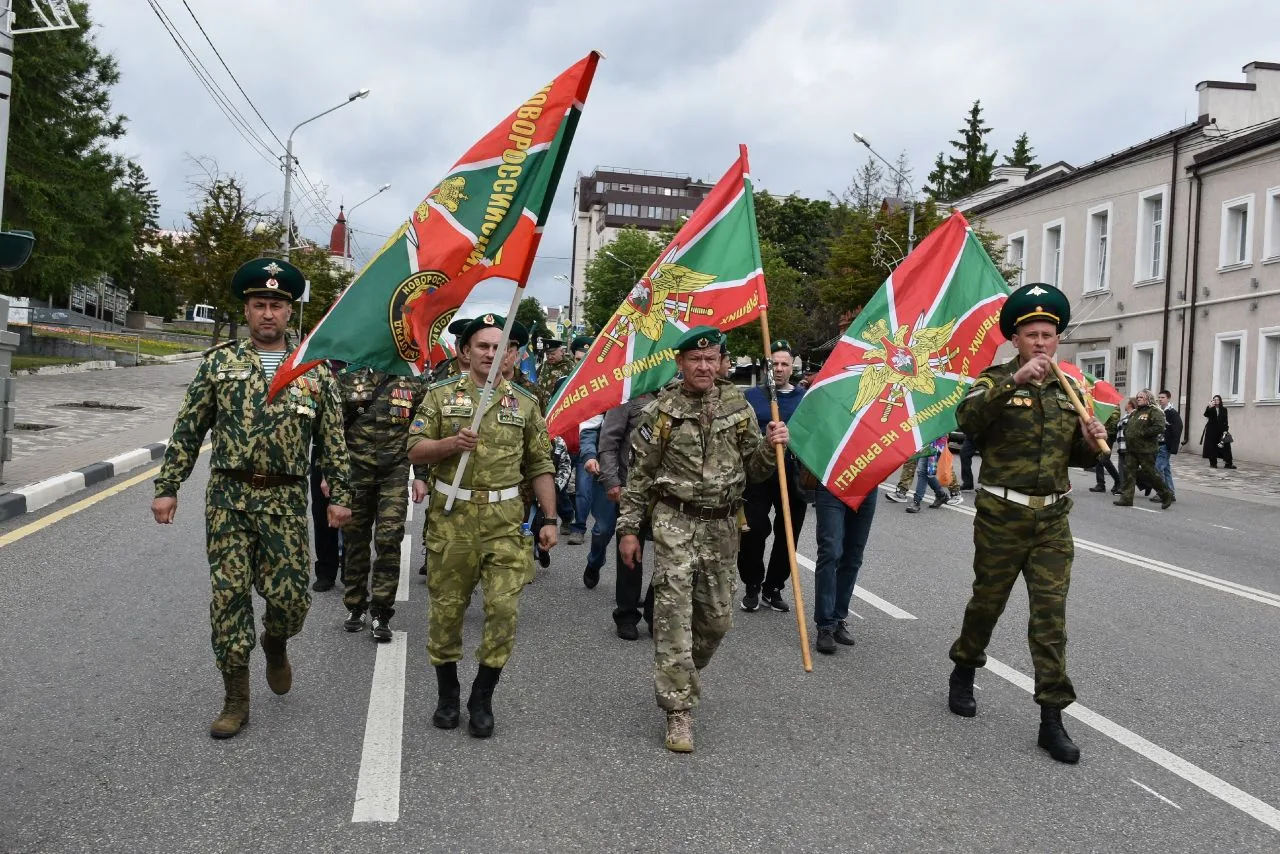 28 мая — День пограничника. Праздник тех, кто защищает российские рубежи, оберегает мир...