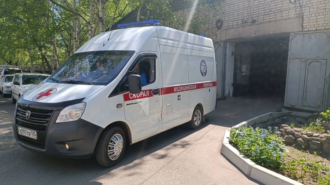 В Уссурийске фельдшеры скорой спасли 73-летнего мужчину с инсультом после того как паци...