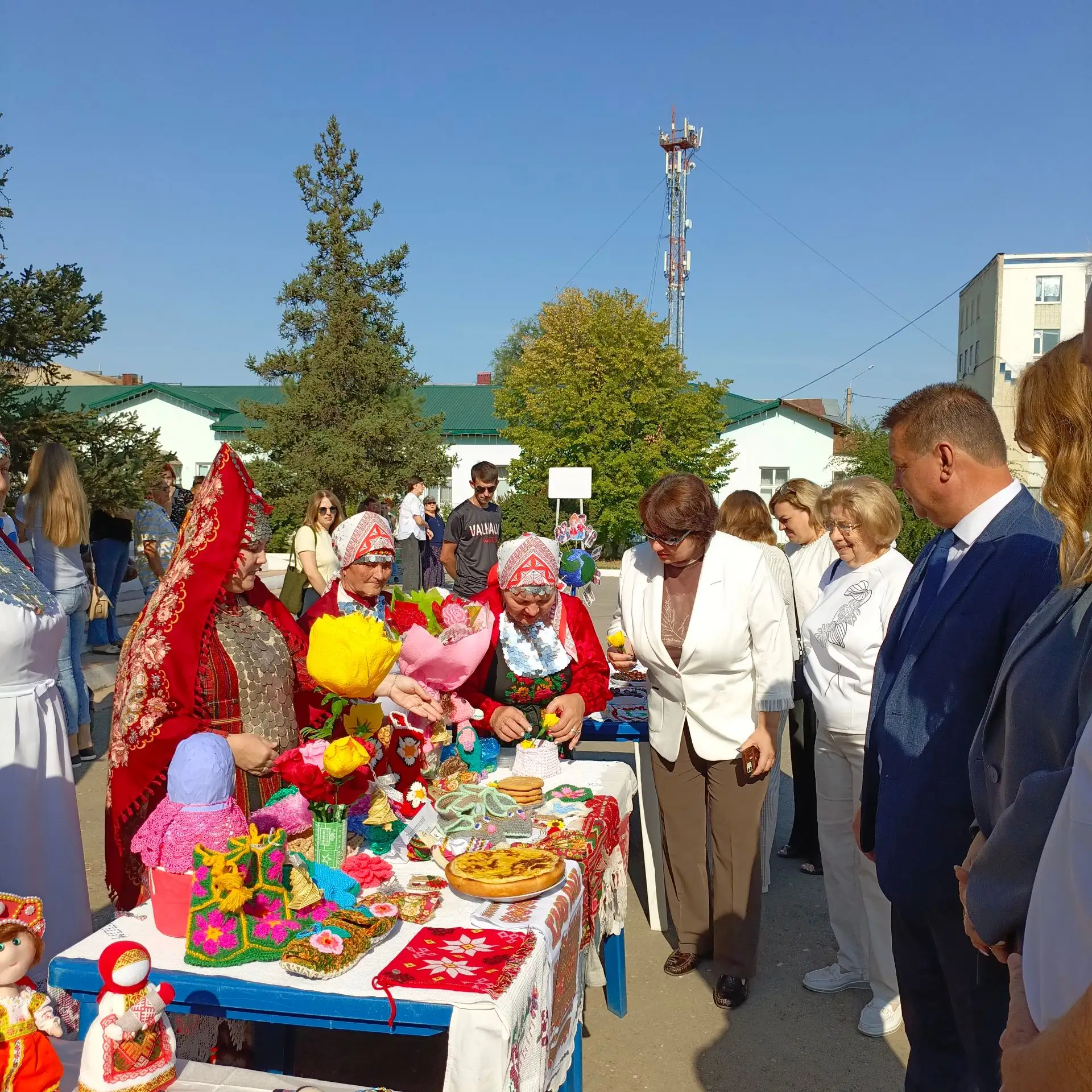 Сегодня на центральной площади рабочего посёлка Степное царила атмосфера настоящего пра...