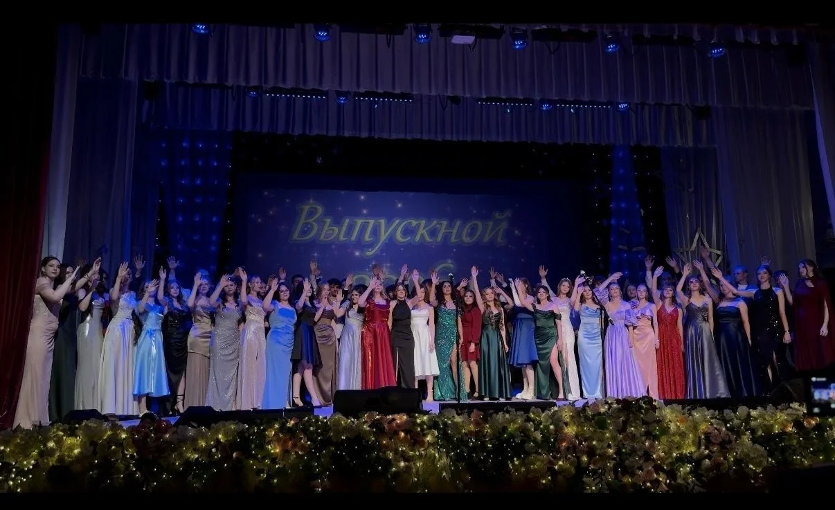 🎊🎉В минувшую субботу в Белгородской области прошли выпускные вечера. Заместитель мини...