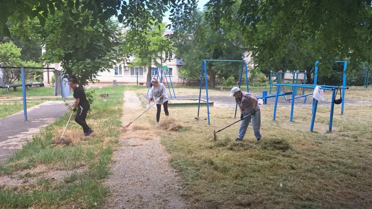 Сегодня в нашем городе прошел санитарный четверг, в котором приняли участие представители администра