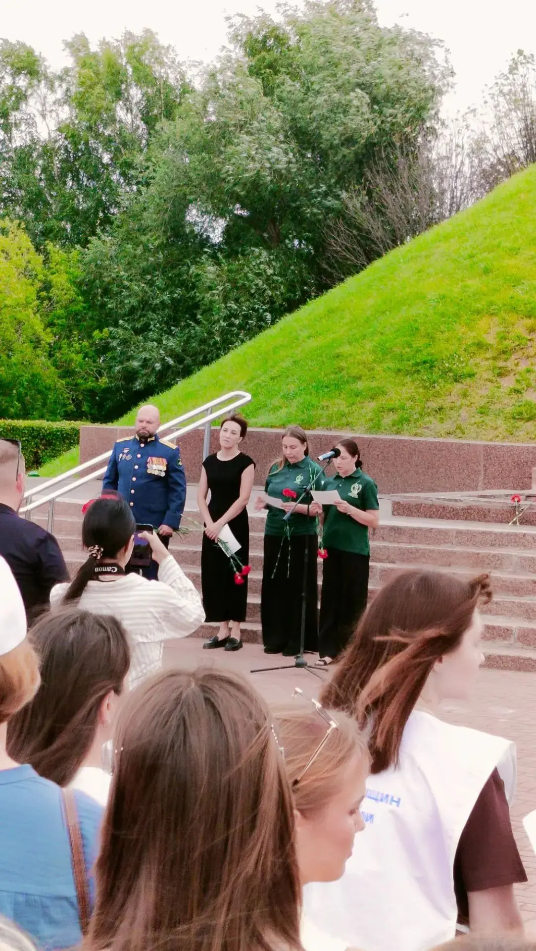 Сегодня, 27 июля, в парке Победы города Чебоксары прошла трогательная и скорбная церемония. Жители с