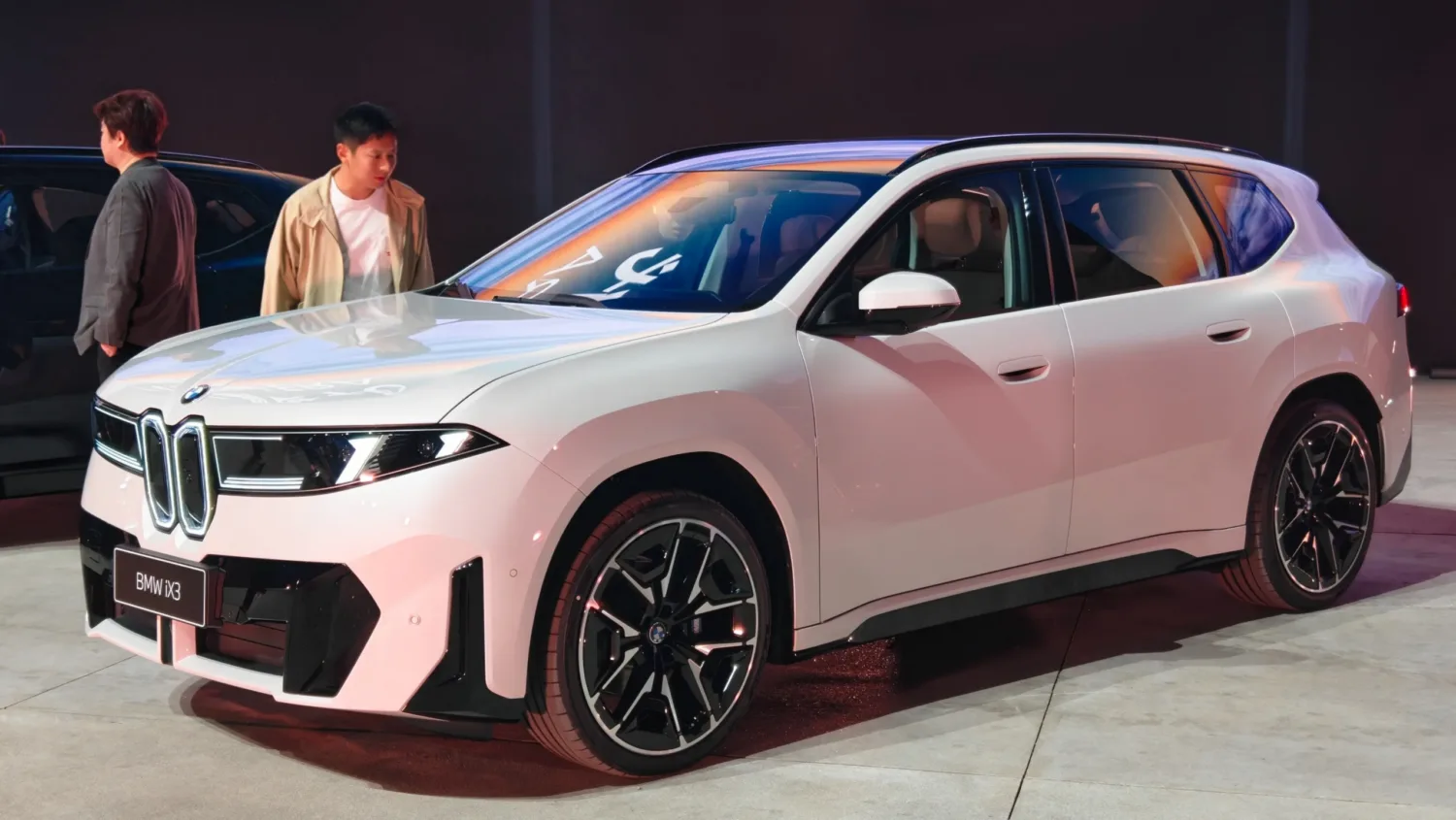 Представлен новый электромобиль BMW iX3 с запасом хода 919 км
