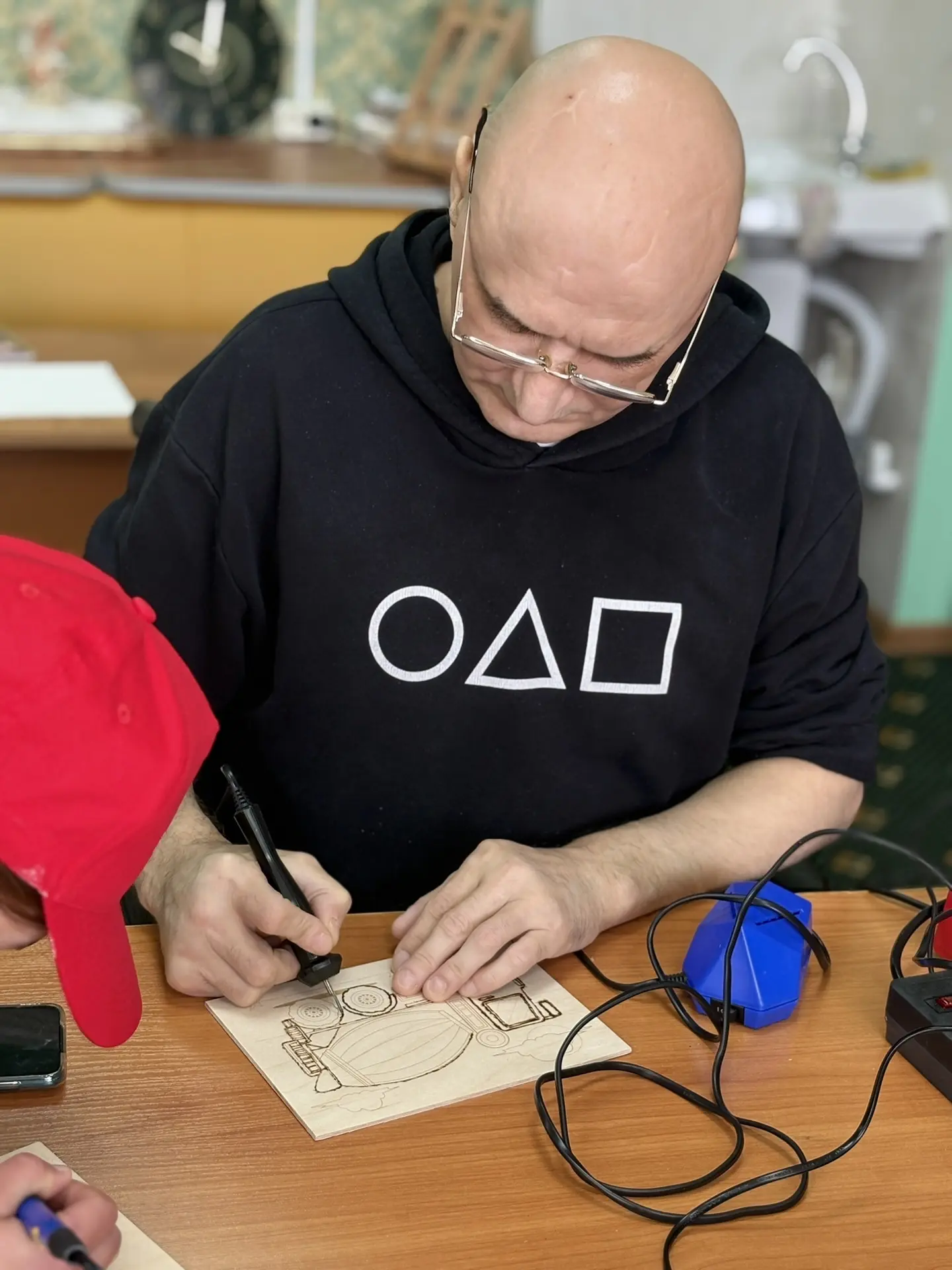 Кружок по выжиганию в нашем доме продолжает работать! 🎉