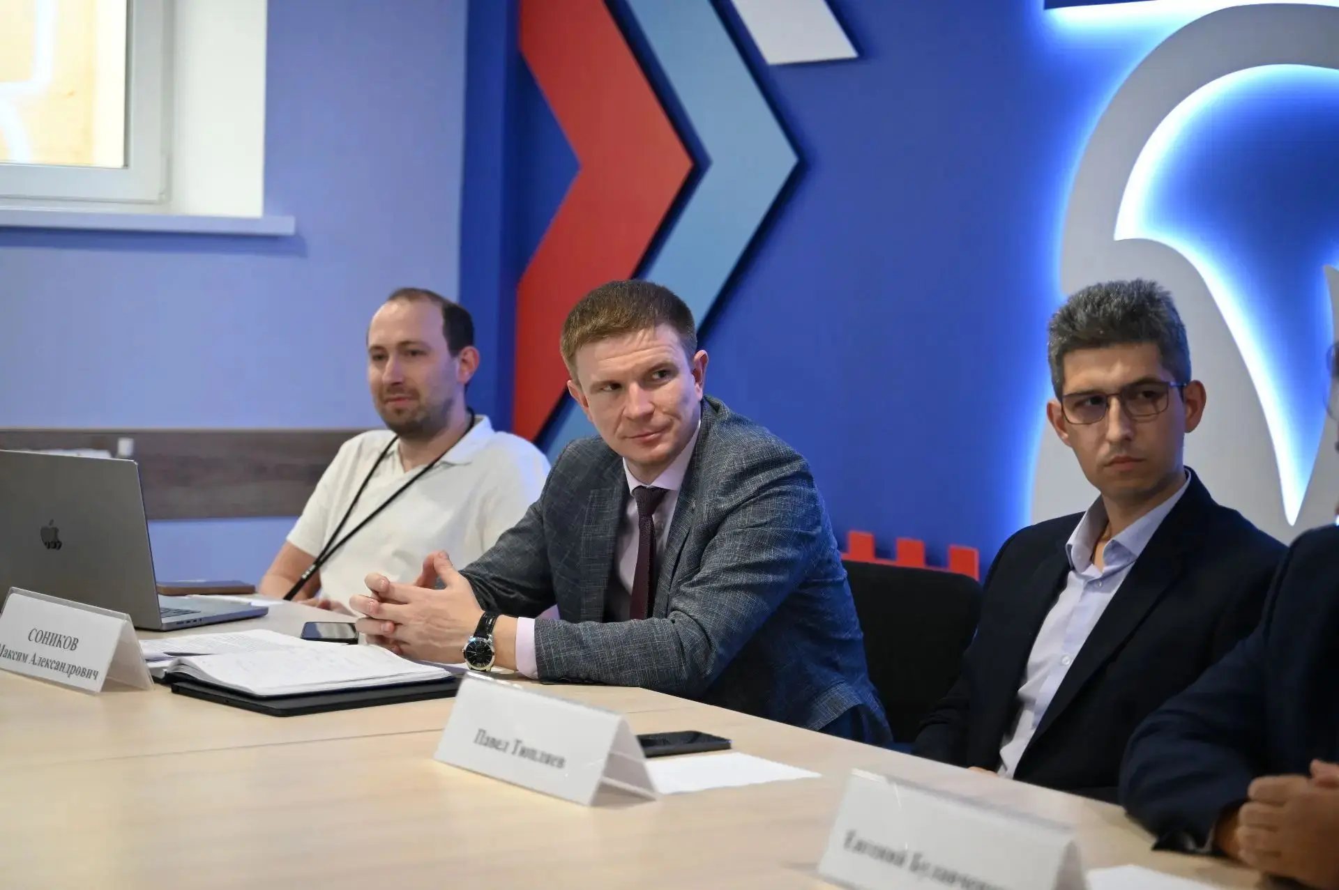 Чтобы создать успешную ИТ-компанию, не обязательно уезжать из Рязани 💻

Это на собственном примере 