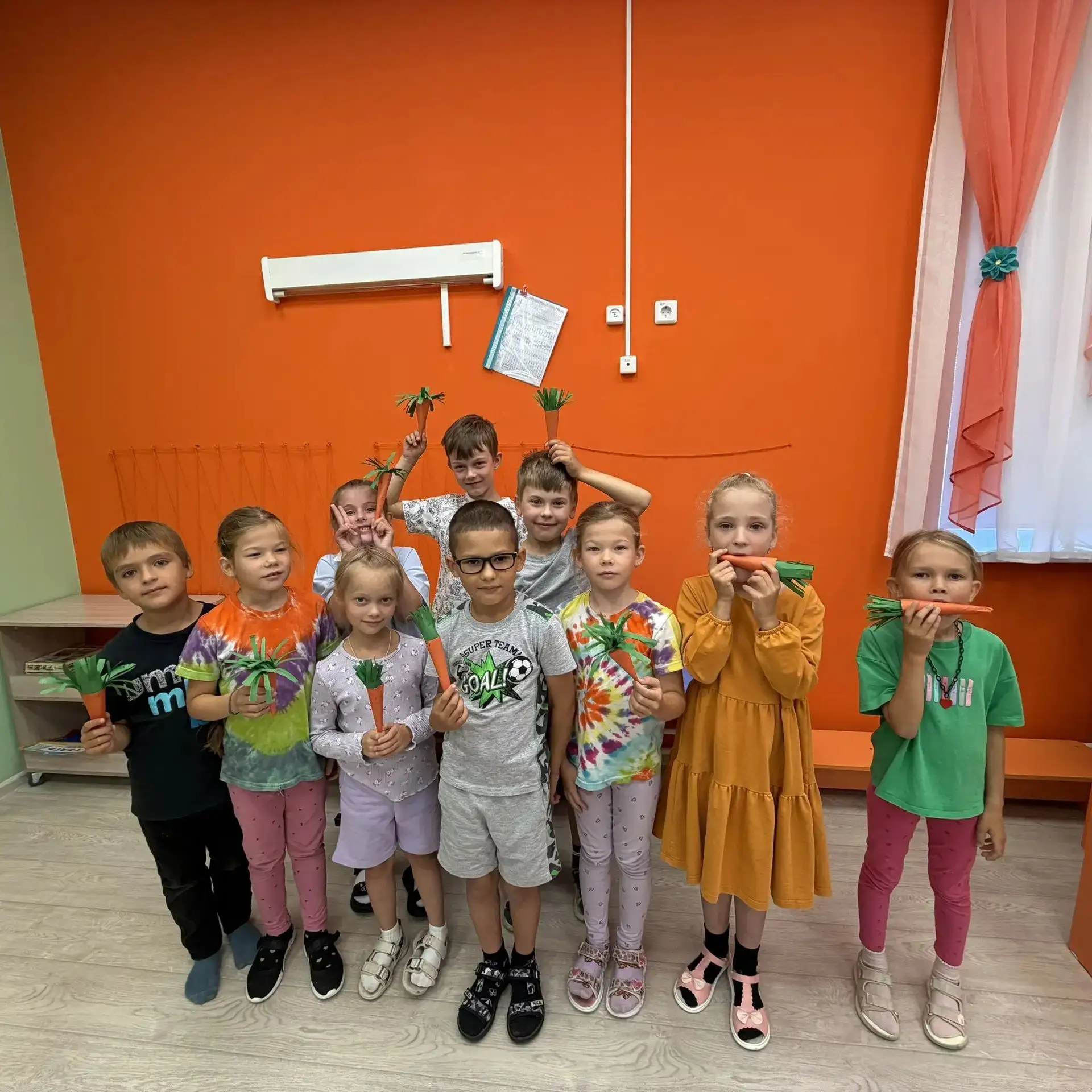 🌱🌟 Сегодня в нашем садике мы вместе с детьми создавали веселую и яркую поделку — морк...