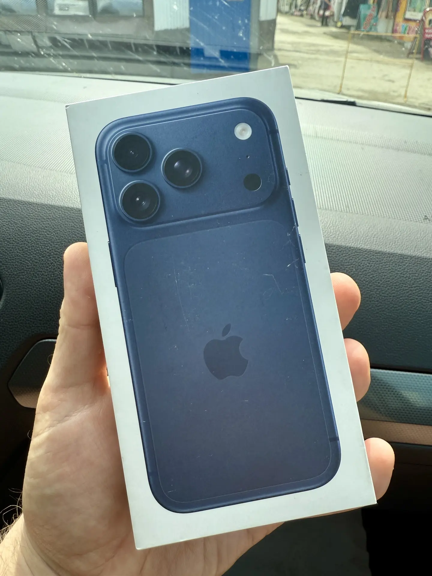 iPhone 17 Pro - надо?📱  333 🔥 - и делаем быструю акцию айфон + стикеры на тигуан 🚘