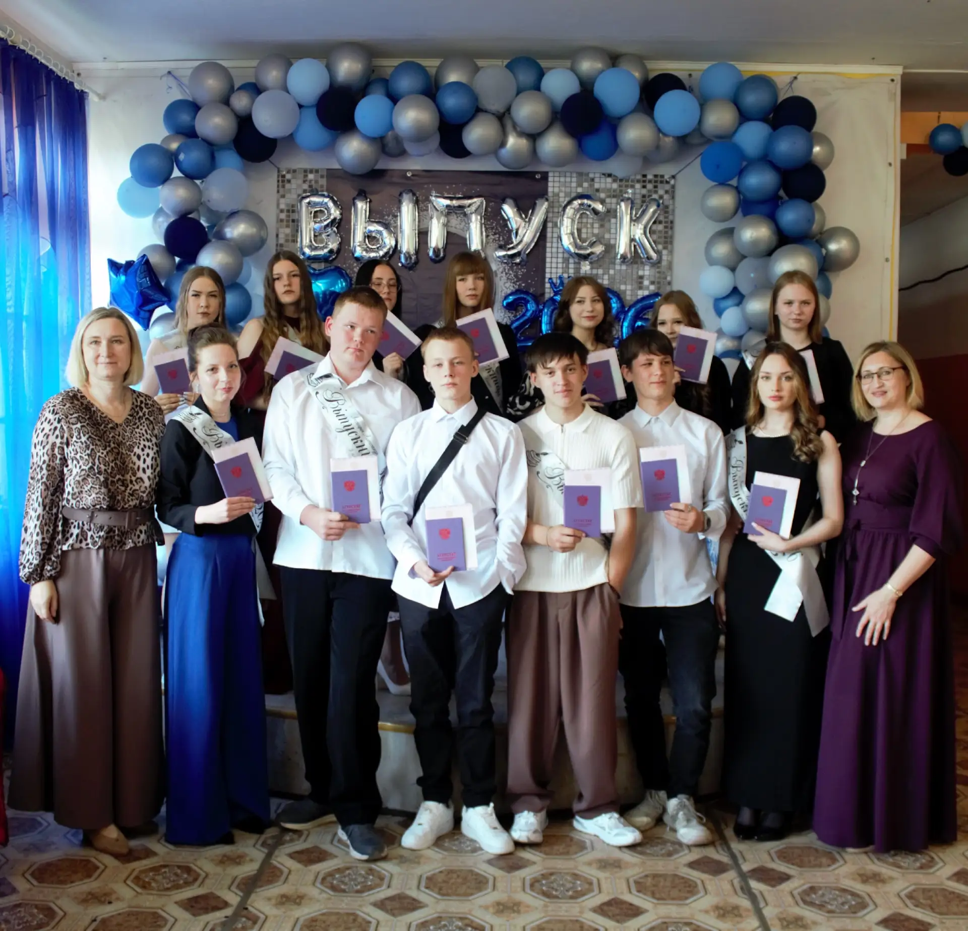 27 июня 2026 года ШКОЛА снова подвела итоги учебного года. Выданы аттестаты о среднем образовании на