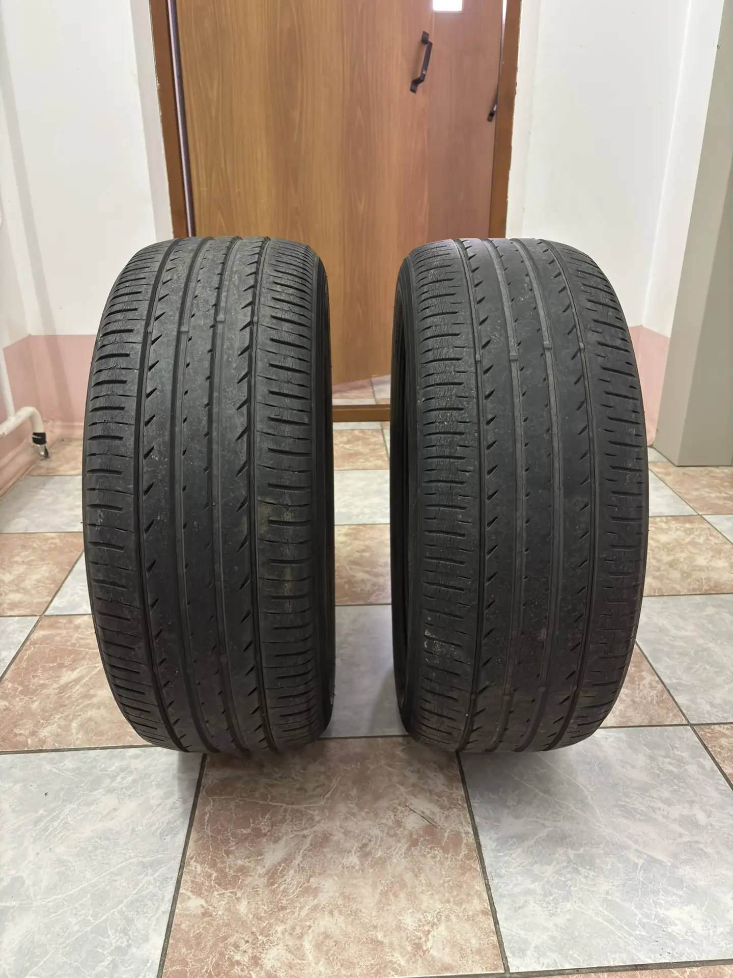 Комплект шин 215/50R18 TOYO (страна производства Япония).