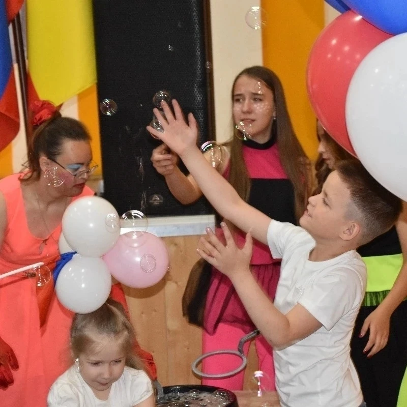 🎉 В этом году начало работы пришкольного лагеря с дневным пребыванием "Улыбка" выпало на День защит