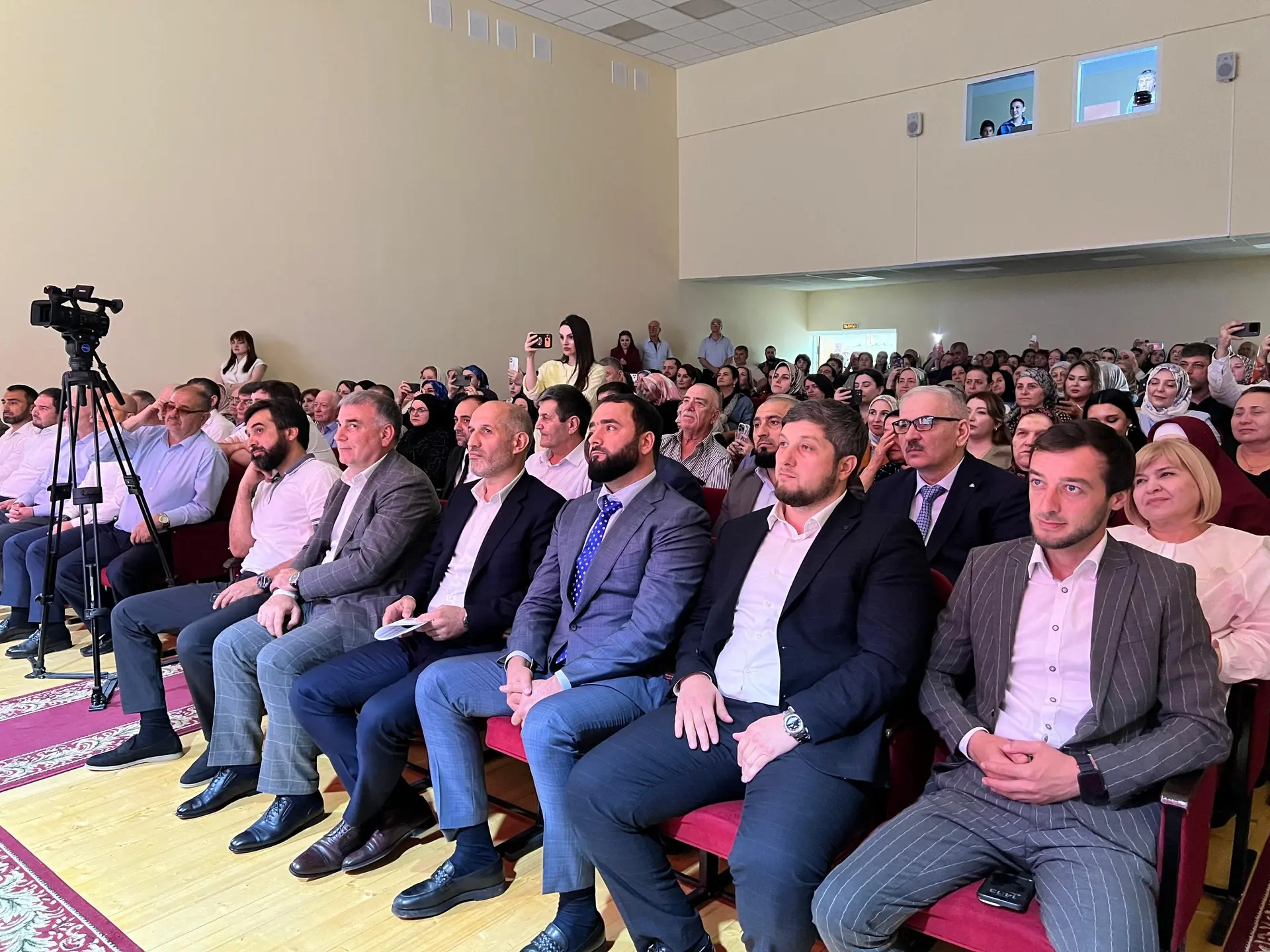В актовом зале Дворца детского творчества г. Буйнакска проходит мероприятие, посвященно...